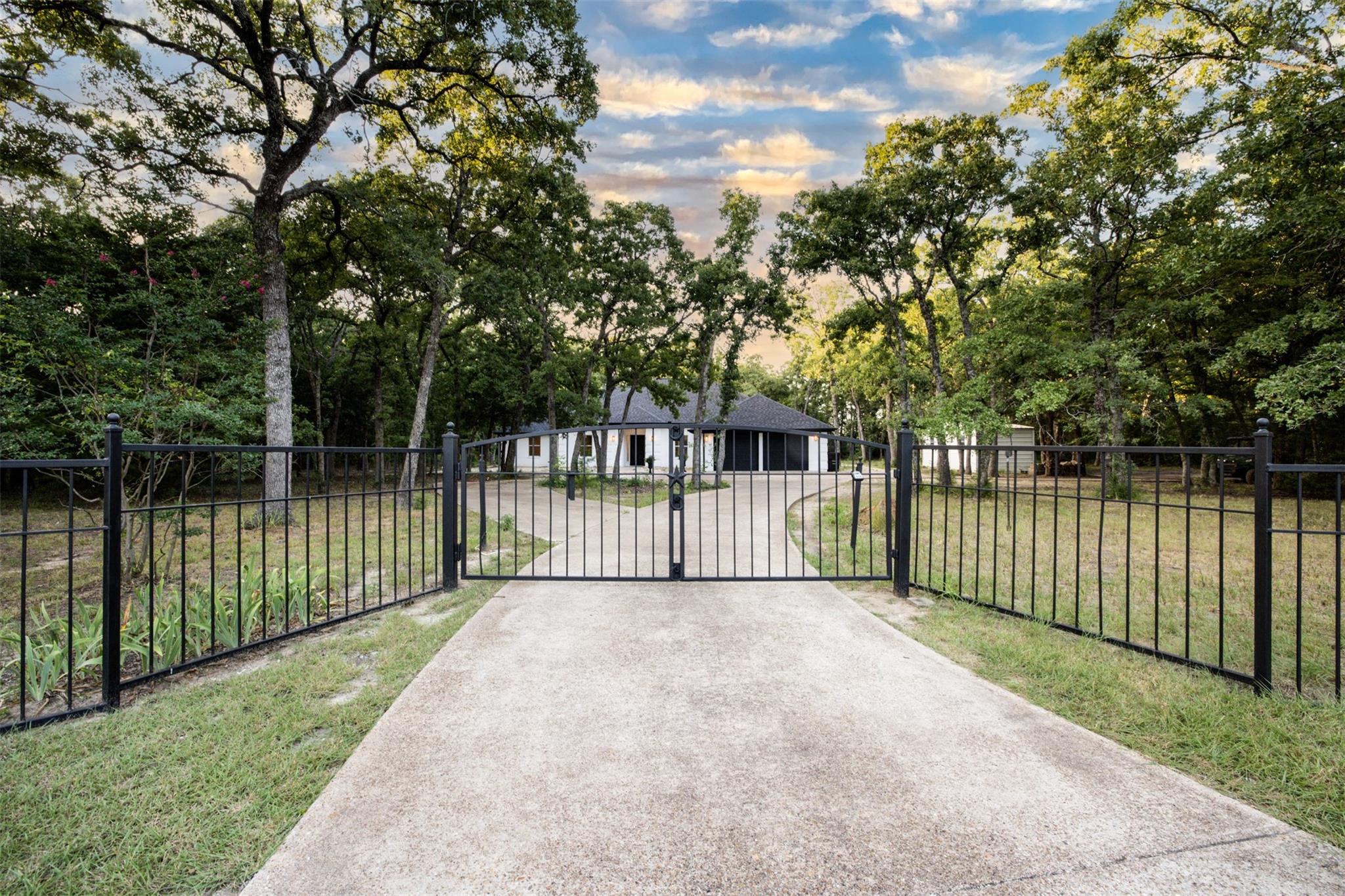 main property photo 5
