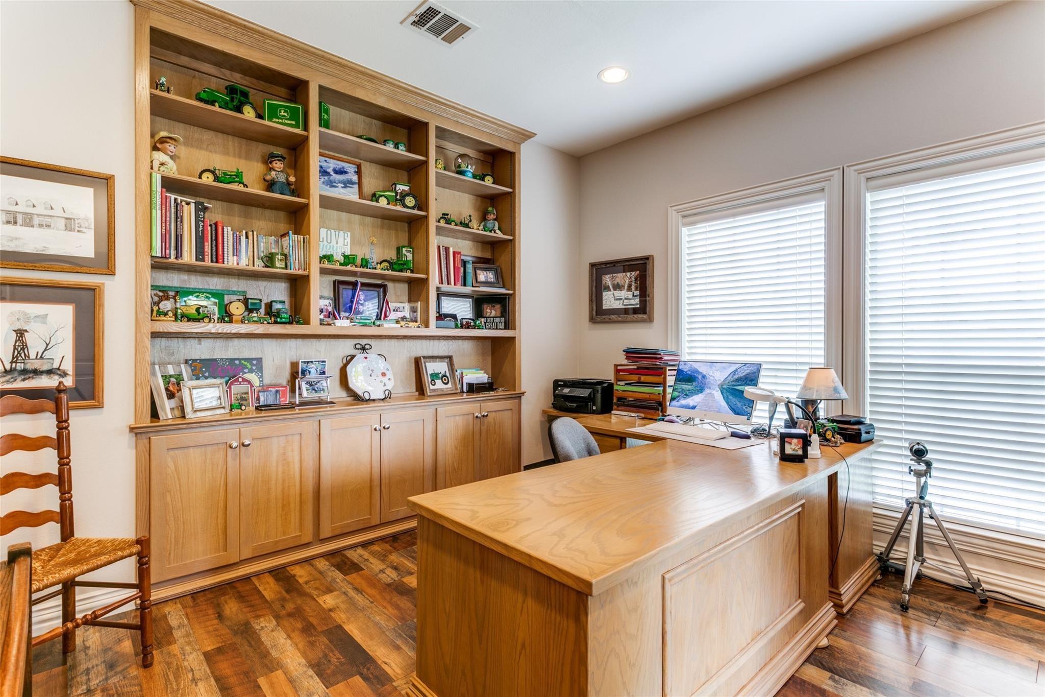 main property photo 29