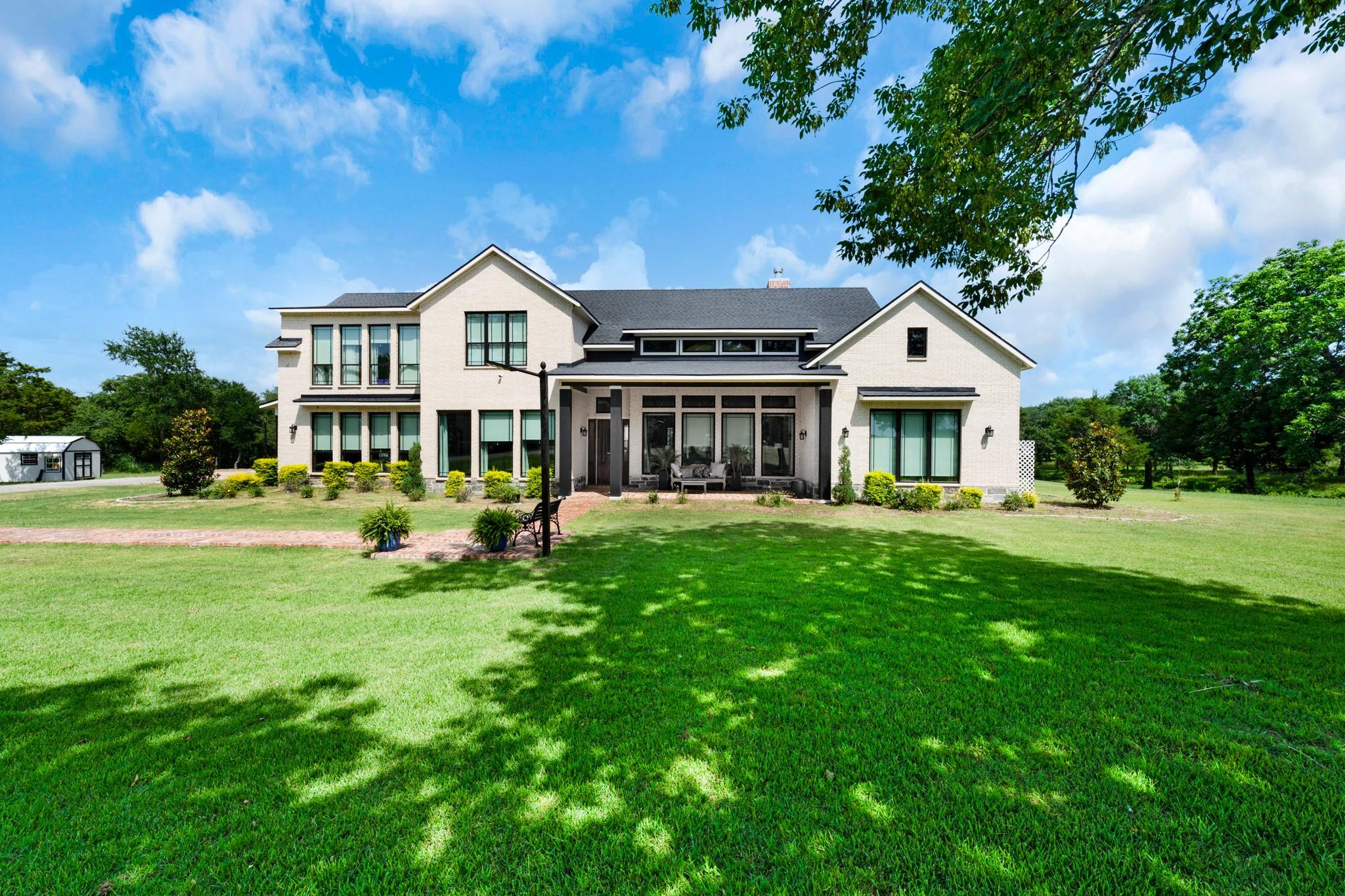 main property photo 7