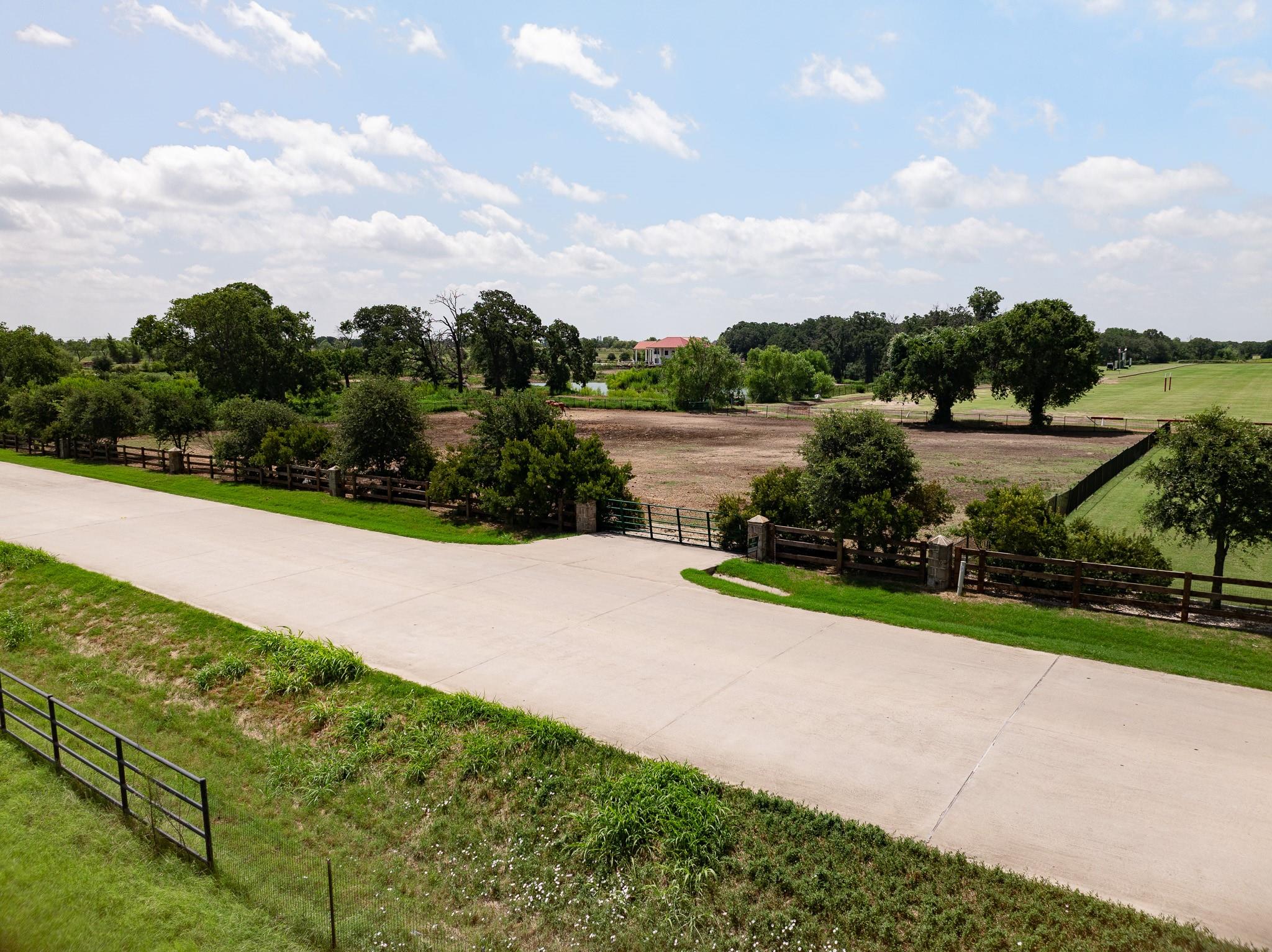 main property photo 14