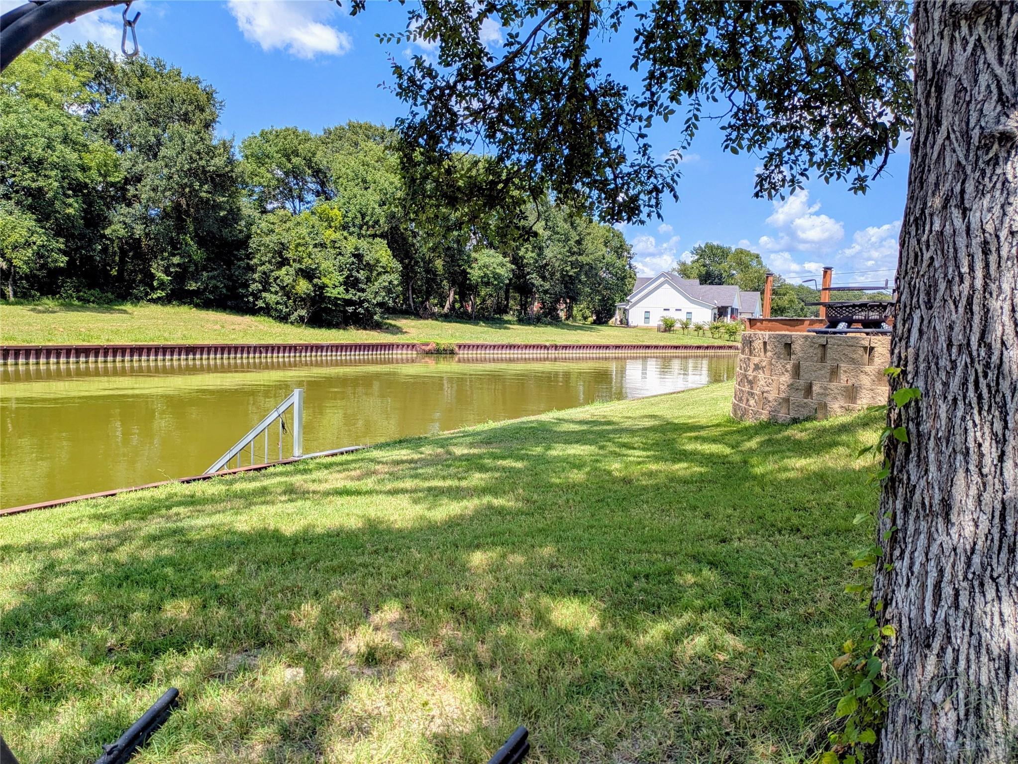 main property photo 37