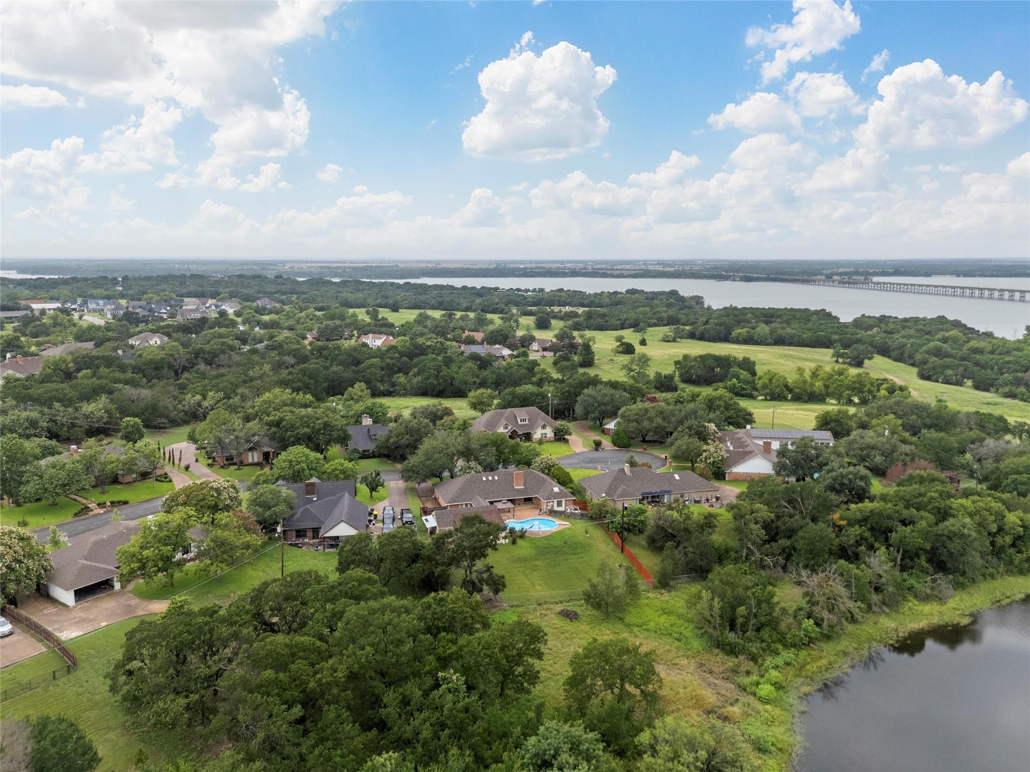 main property photo 34
