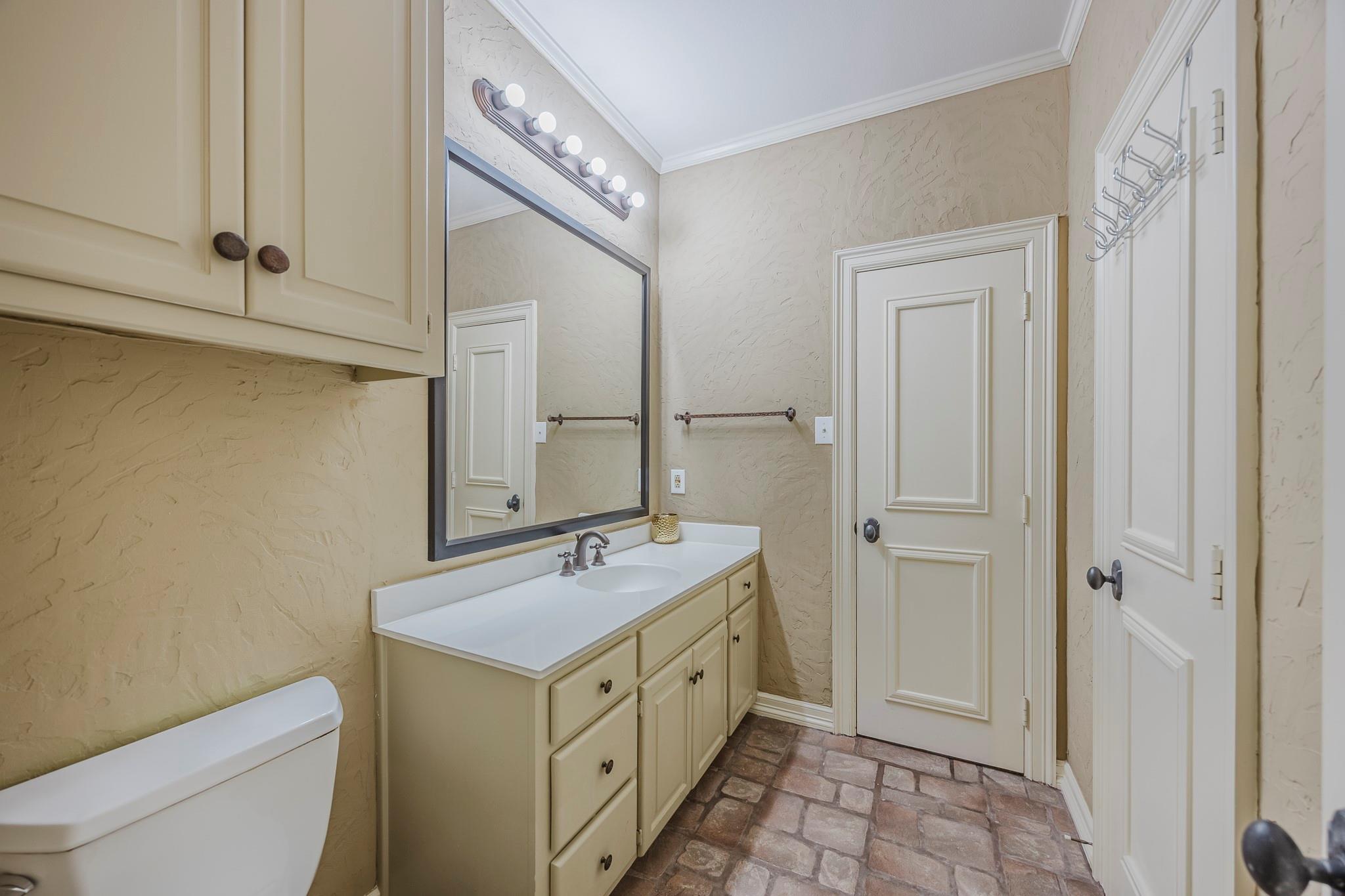 property viewer photo 24