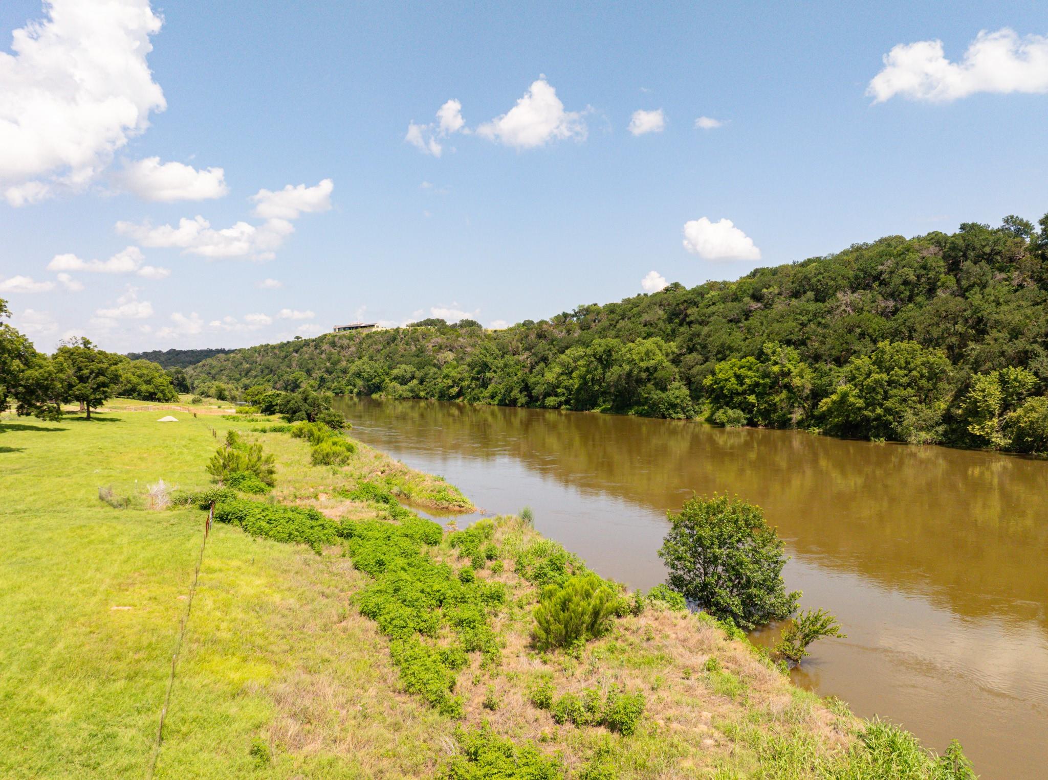 main property photo 11