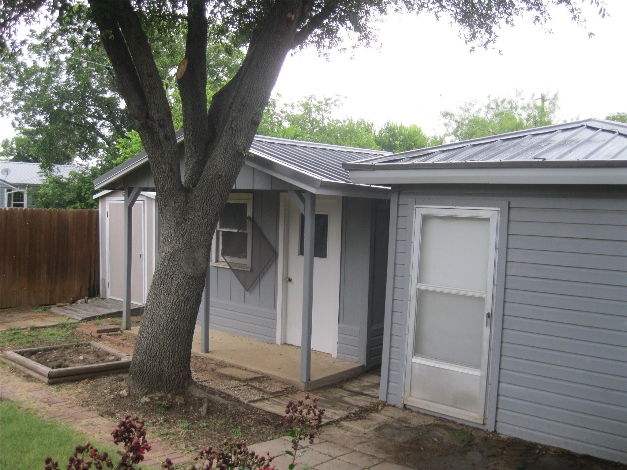 main property photo 38