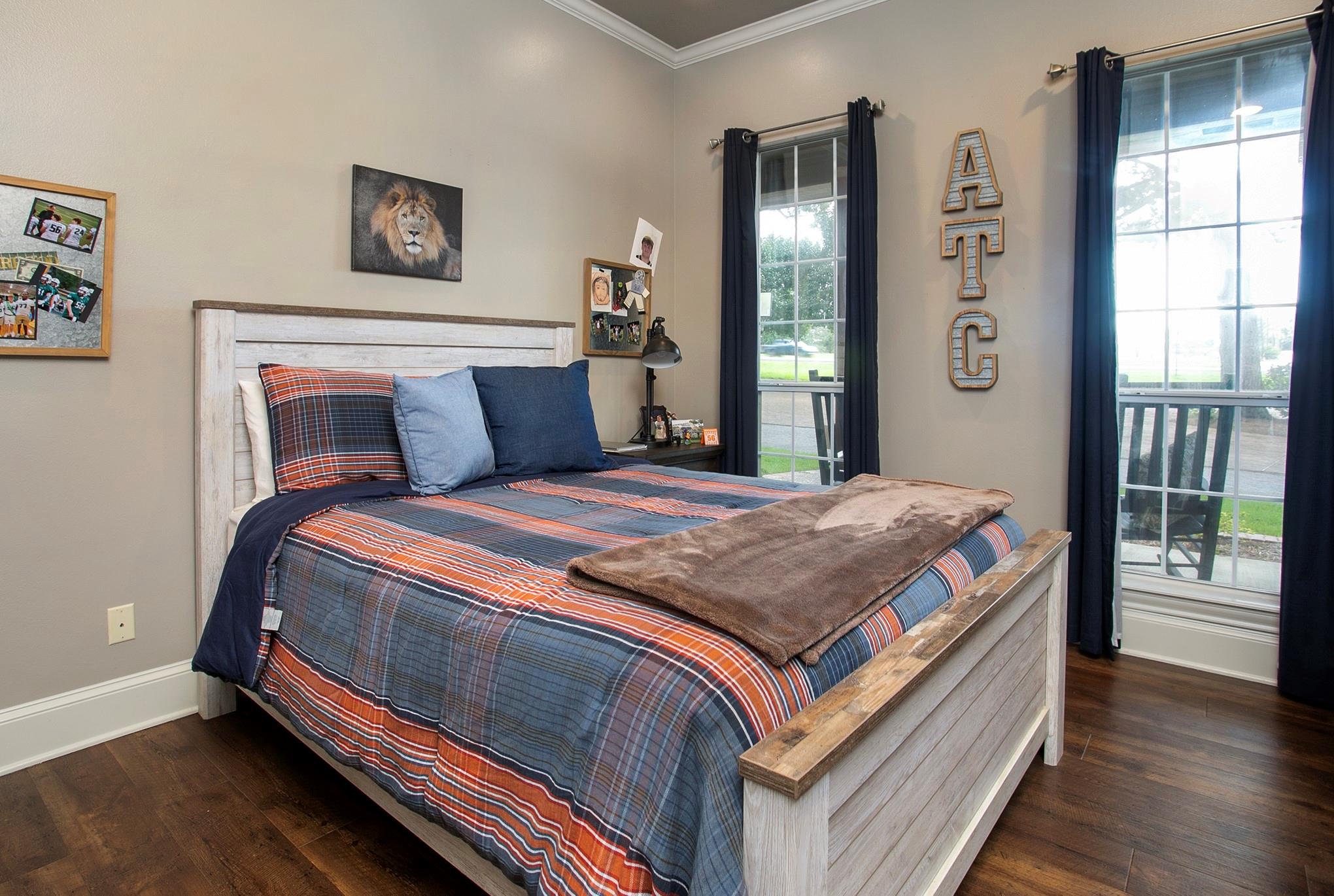 main property photo 32