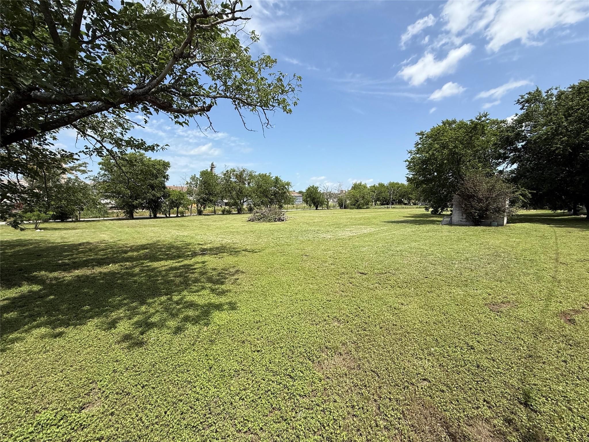 main property photo 3
