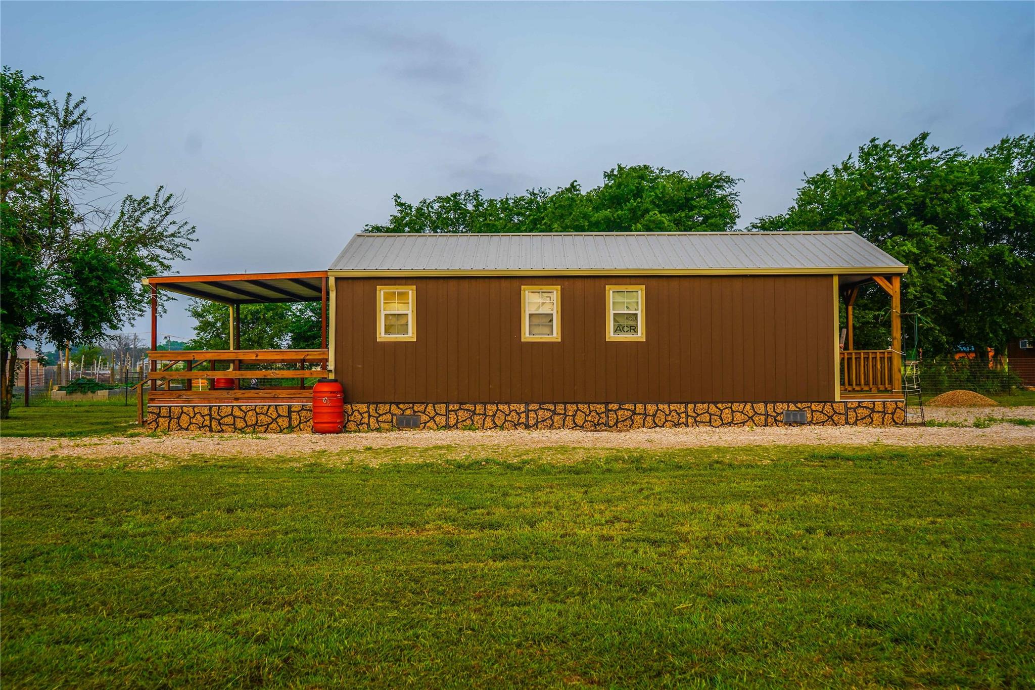 main property photo 23