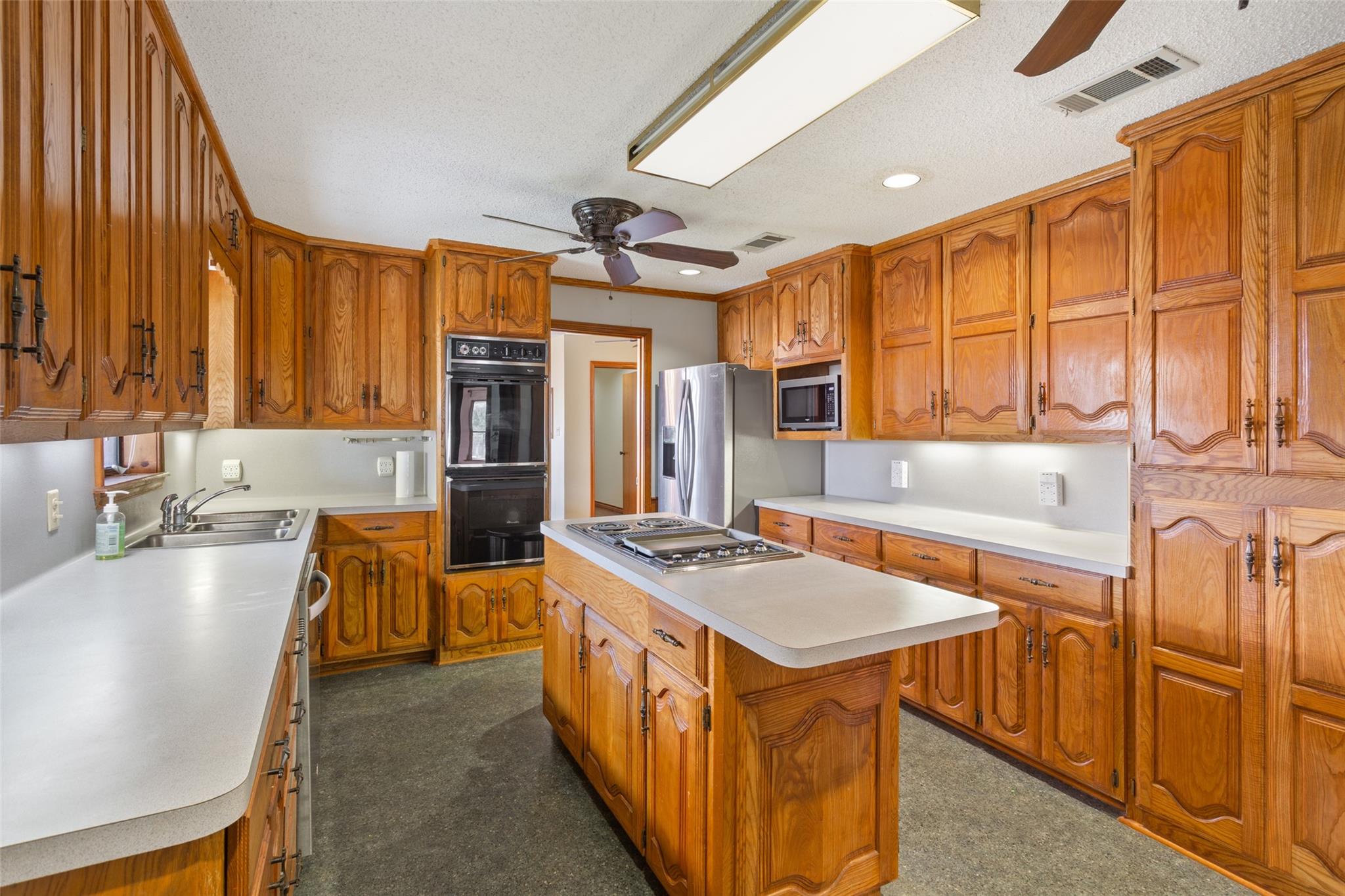 main property photo 9