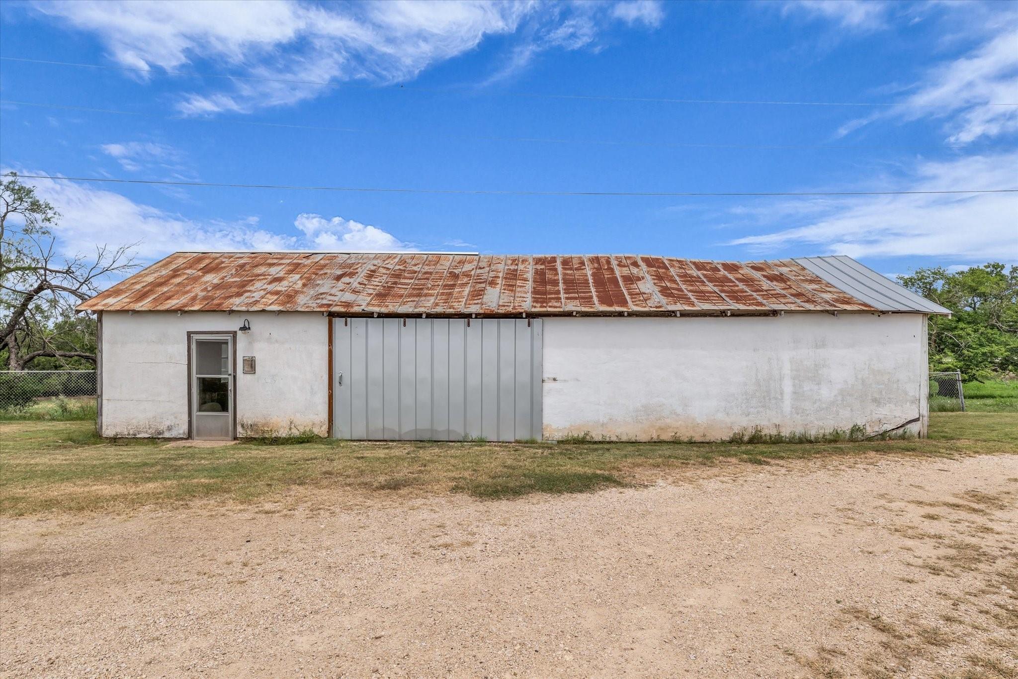 main property photo 27