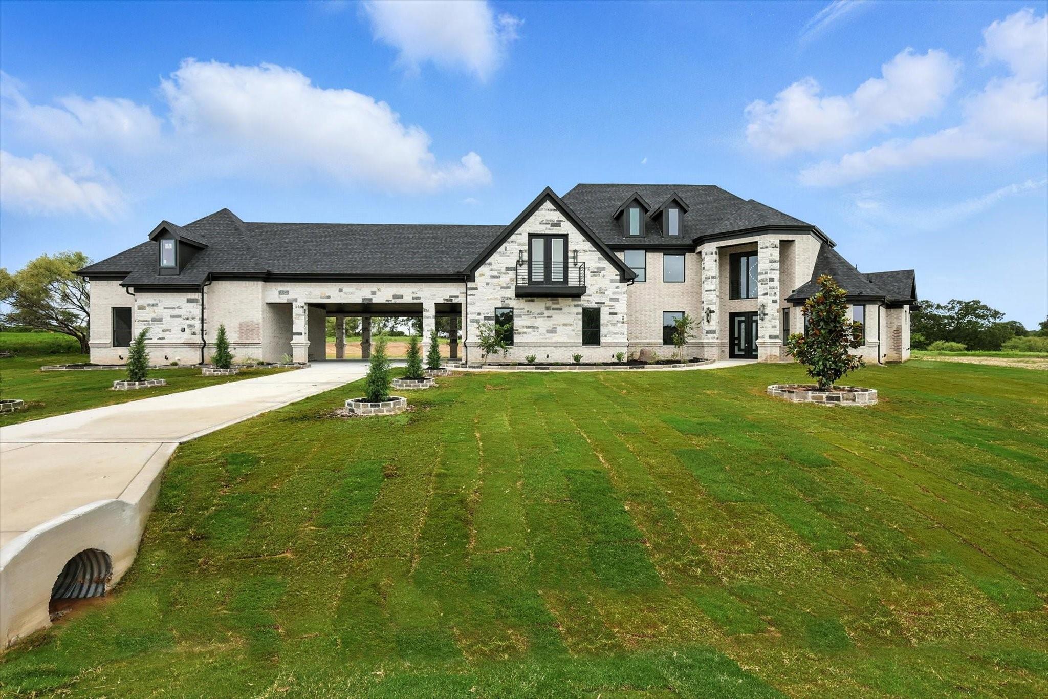 main property photo 3