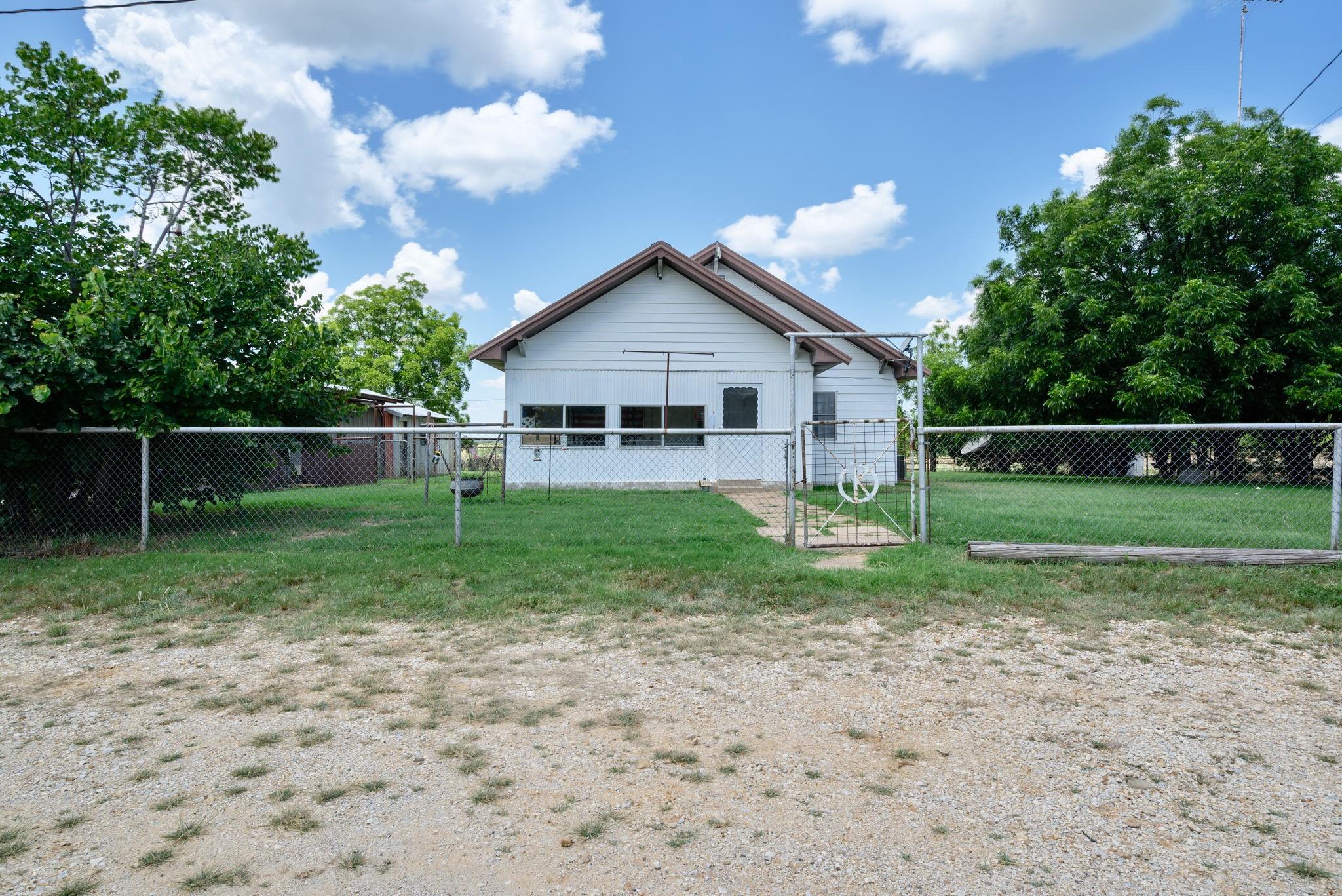 main property photo 18