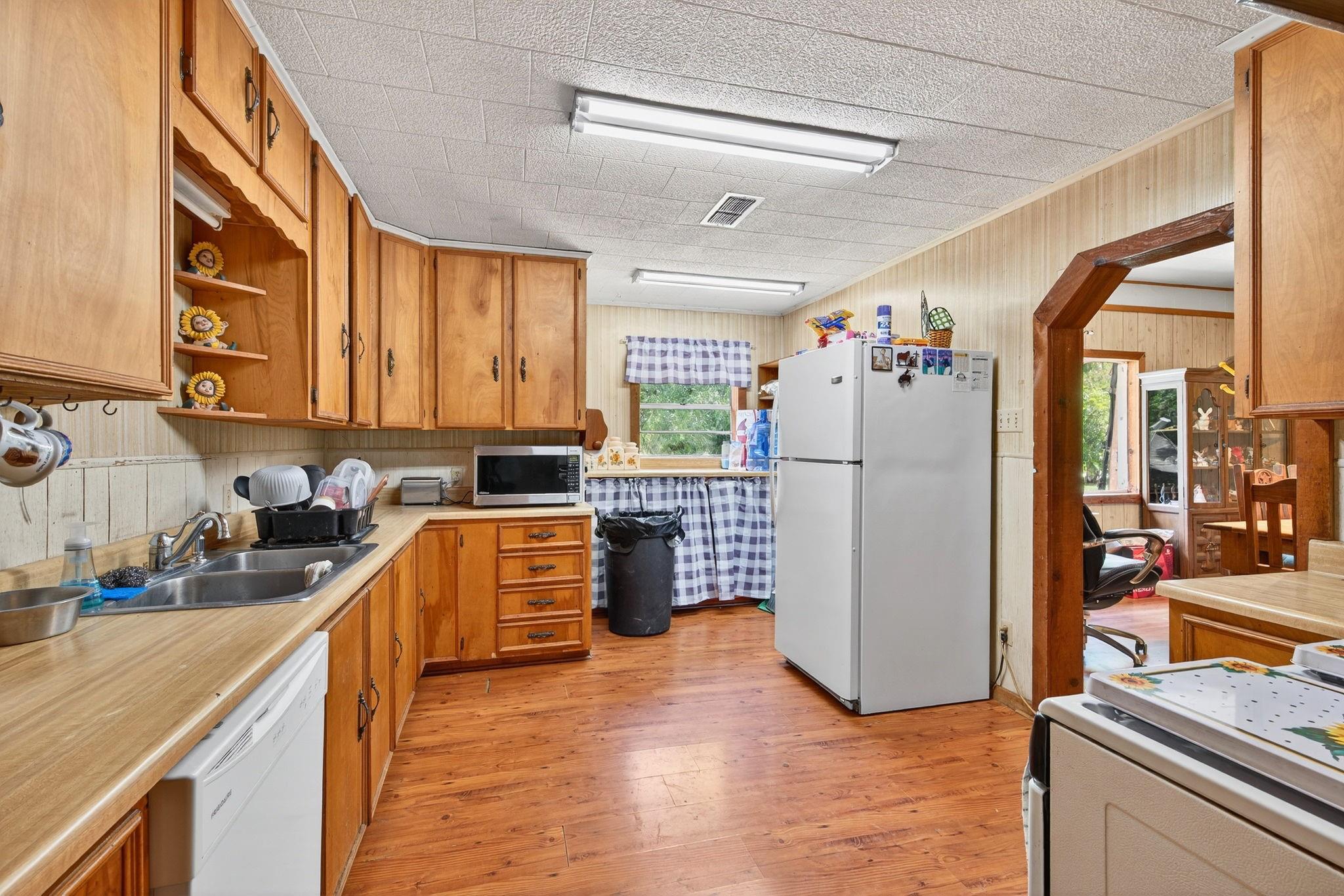 main property photo 32