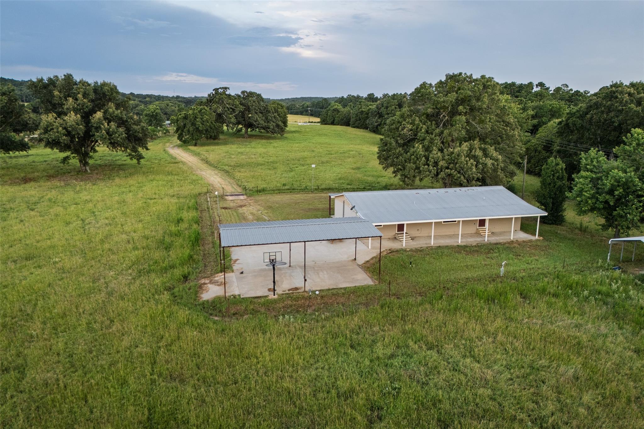 main property photo 8