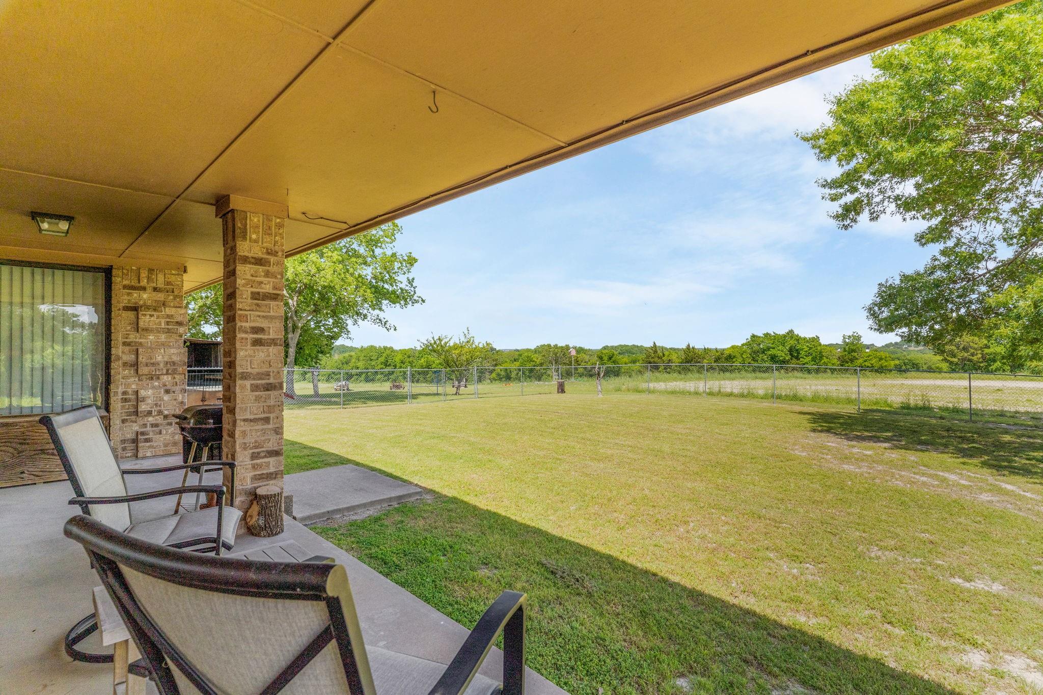 main property photo 28