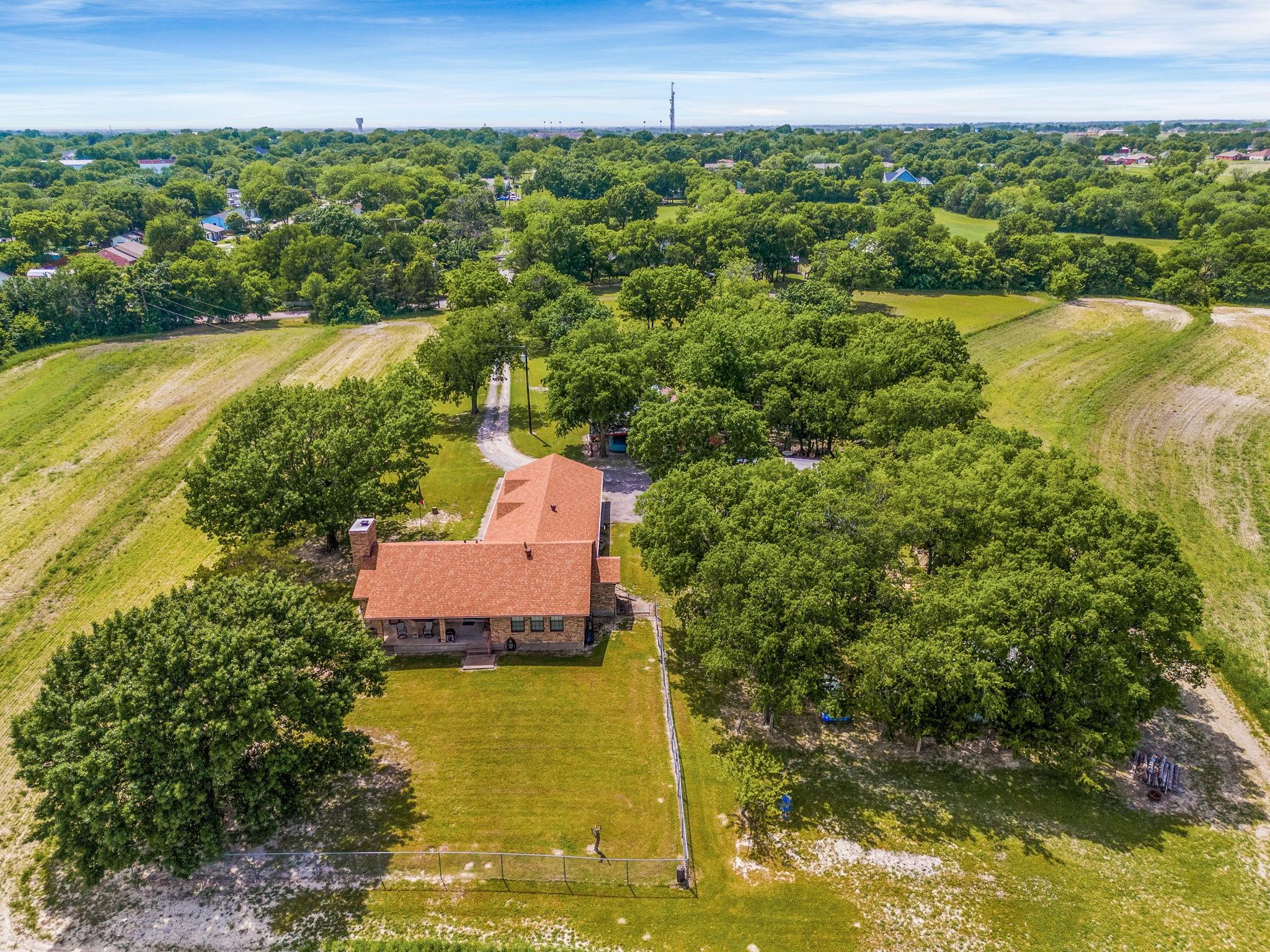 main property photo 8