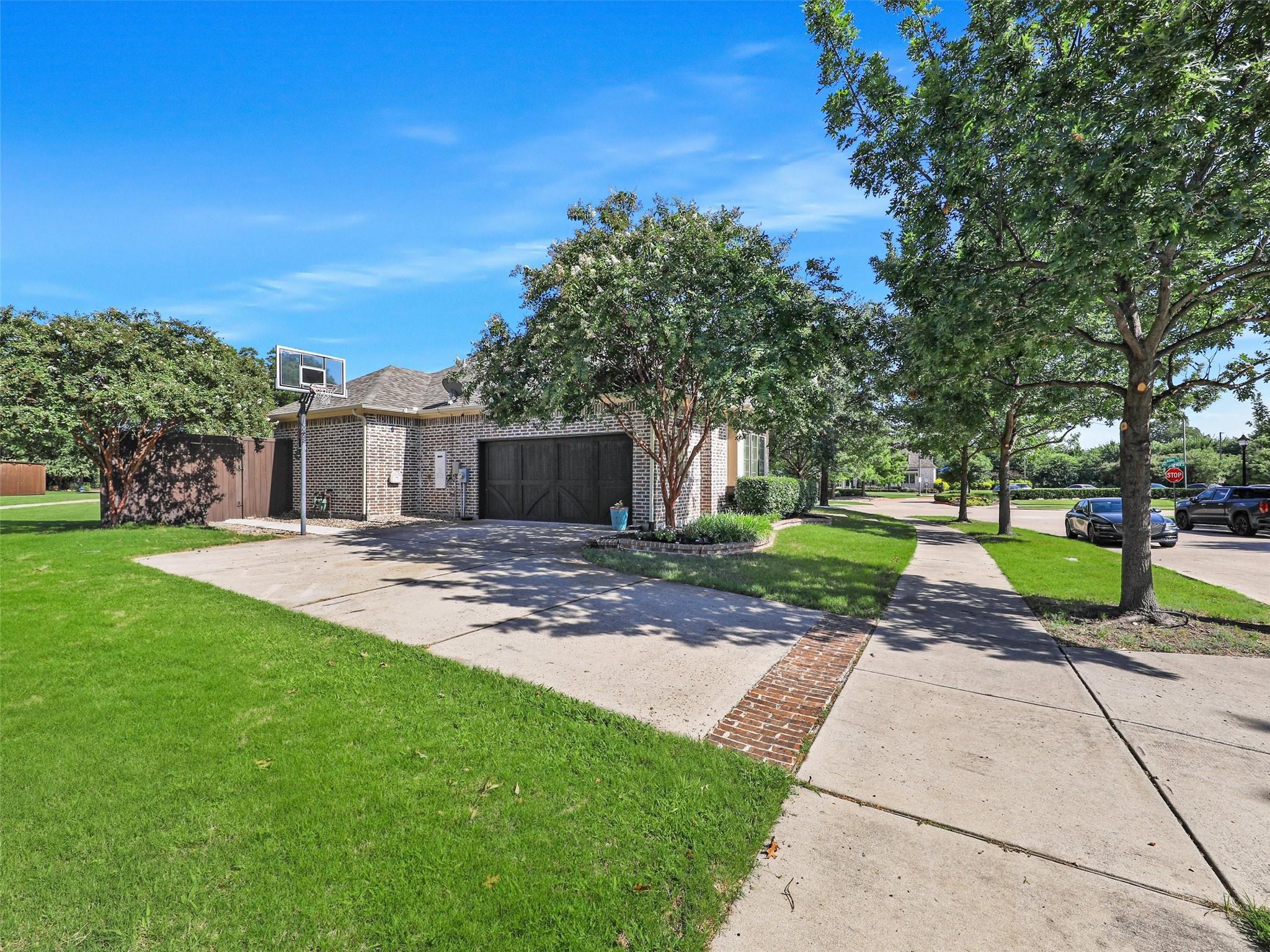 main property photo 37