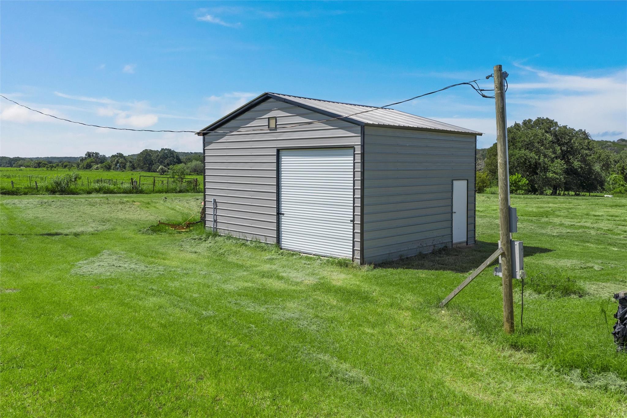 main property photo 11