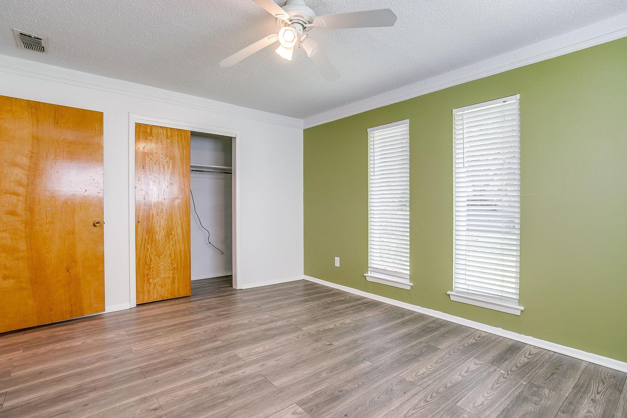 property viewer photo 25
