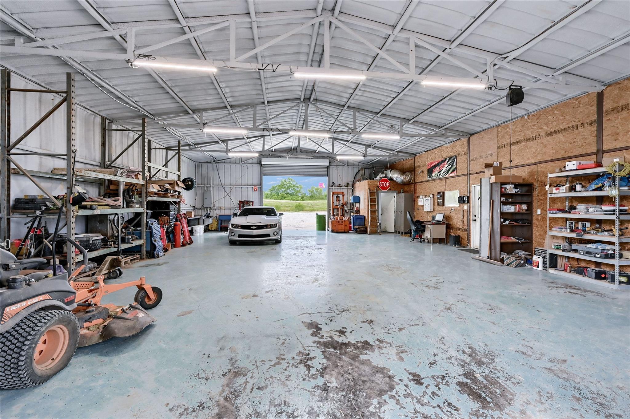 main property photo 28