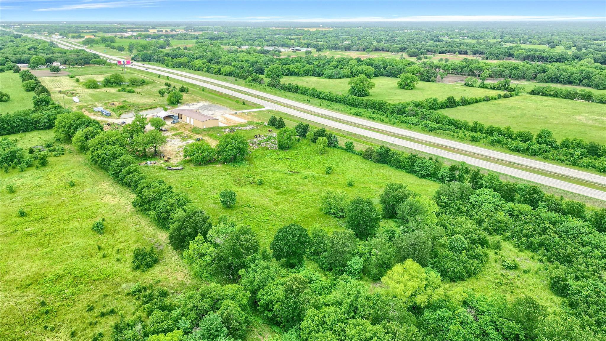main property photo 6