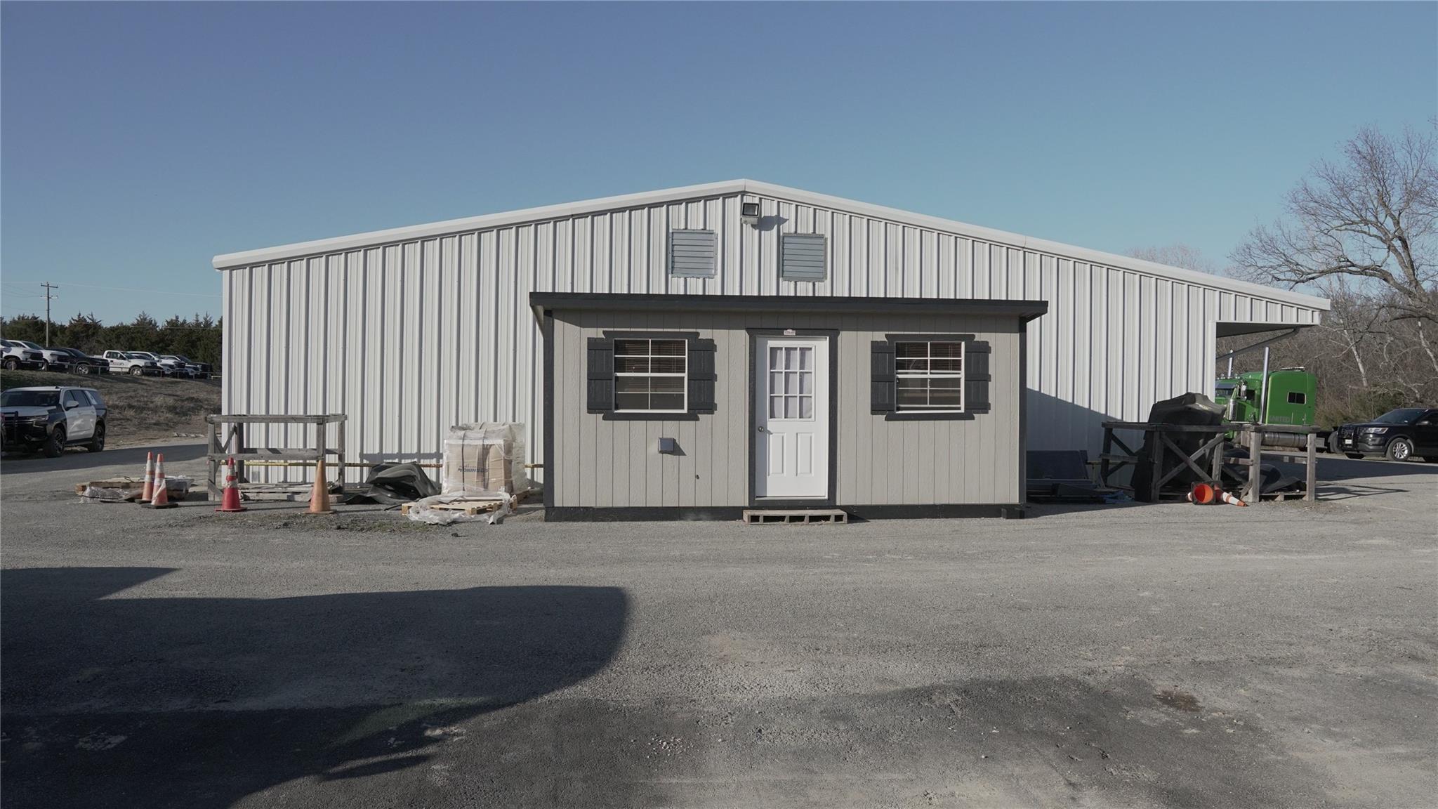 main property photo 12