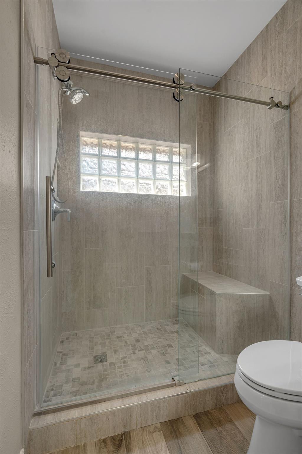 property viewer photo 16