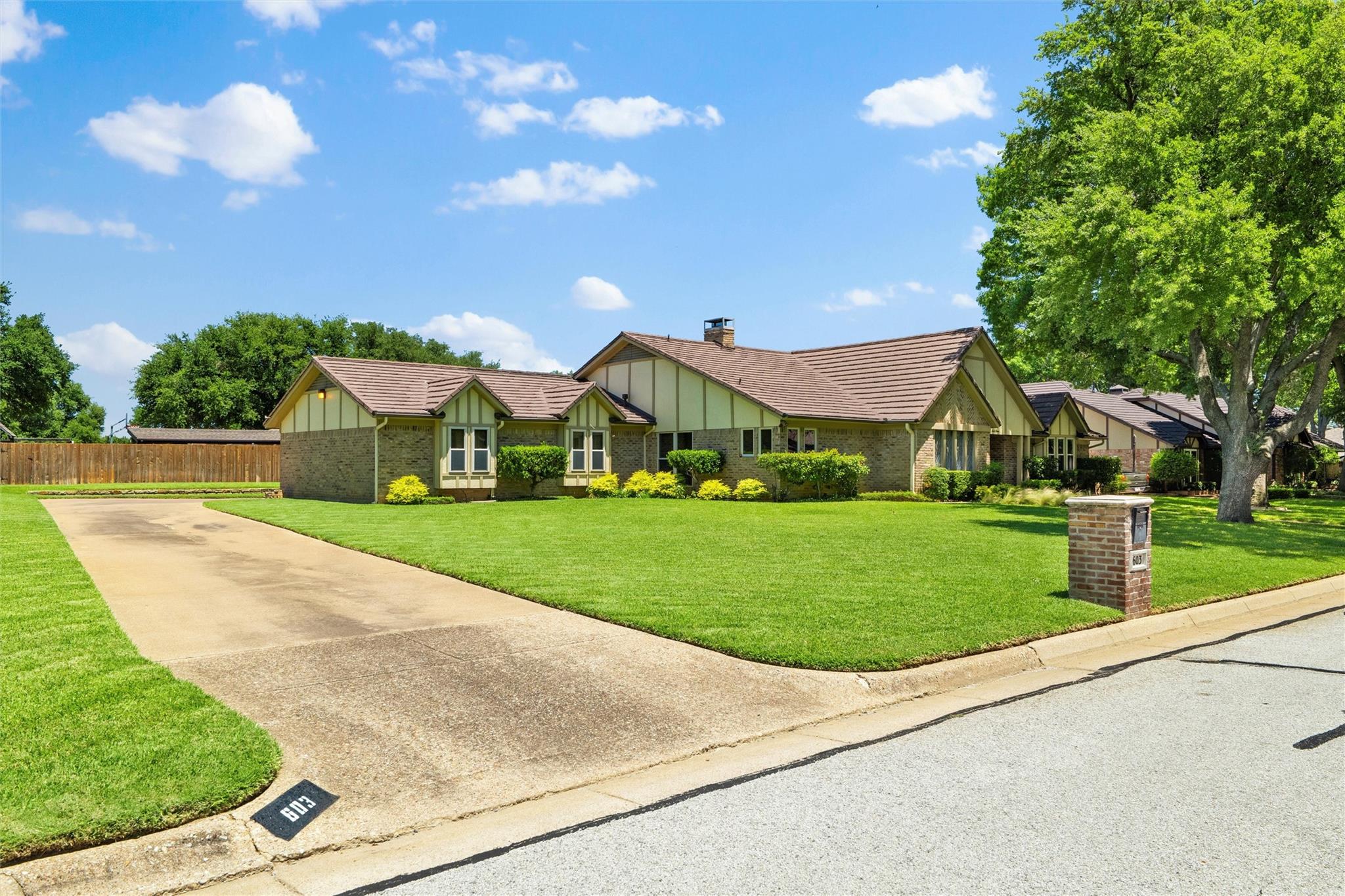 property viewer photo 1