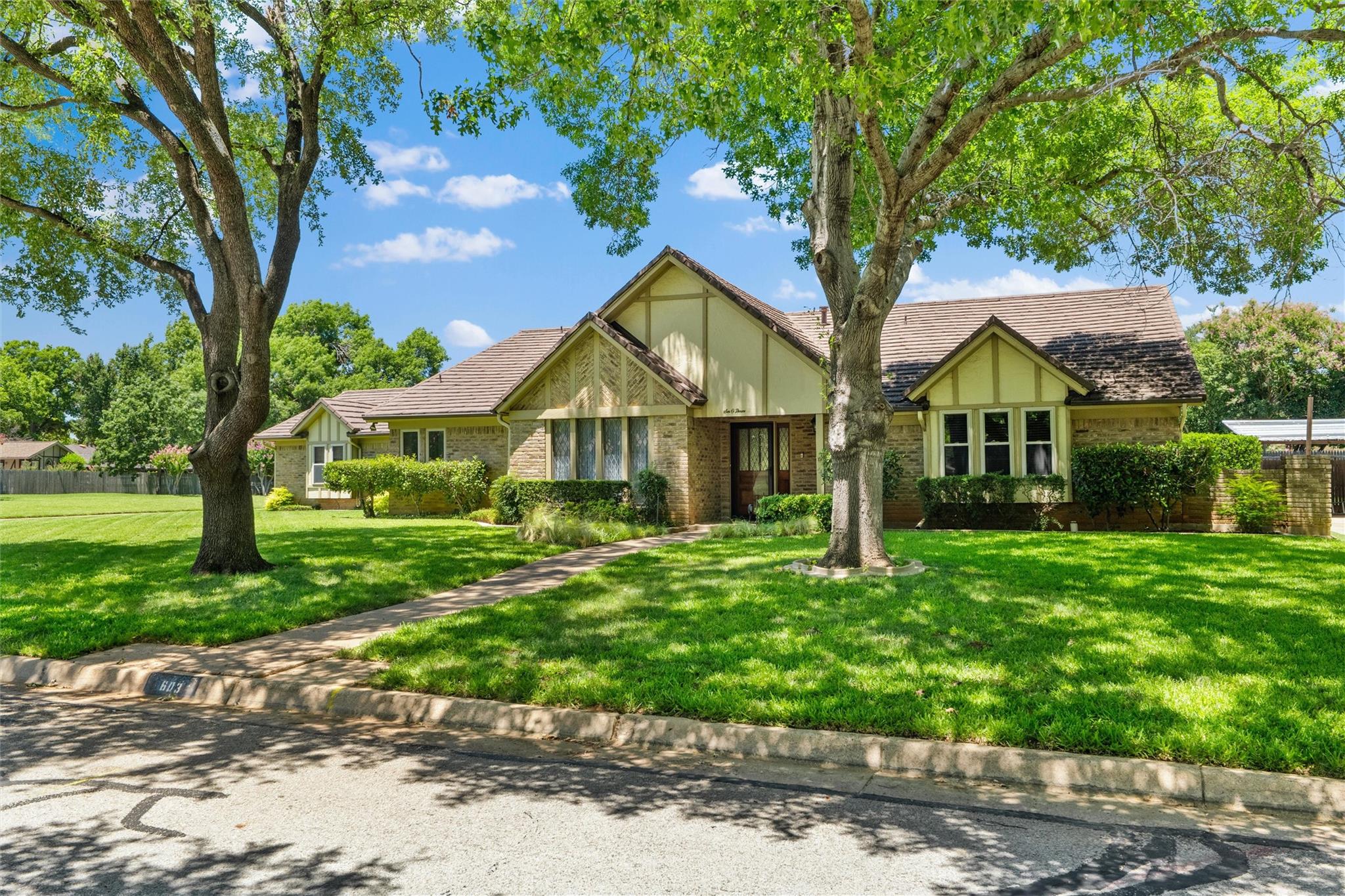 property viewer photo 2