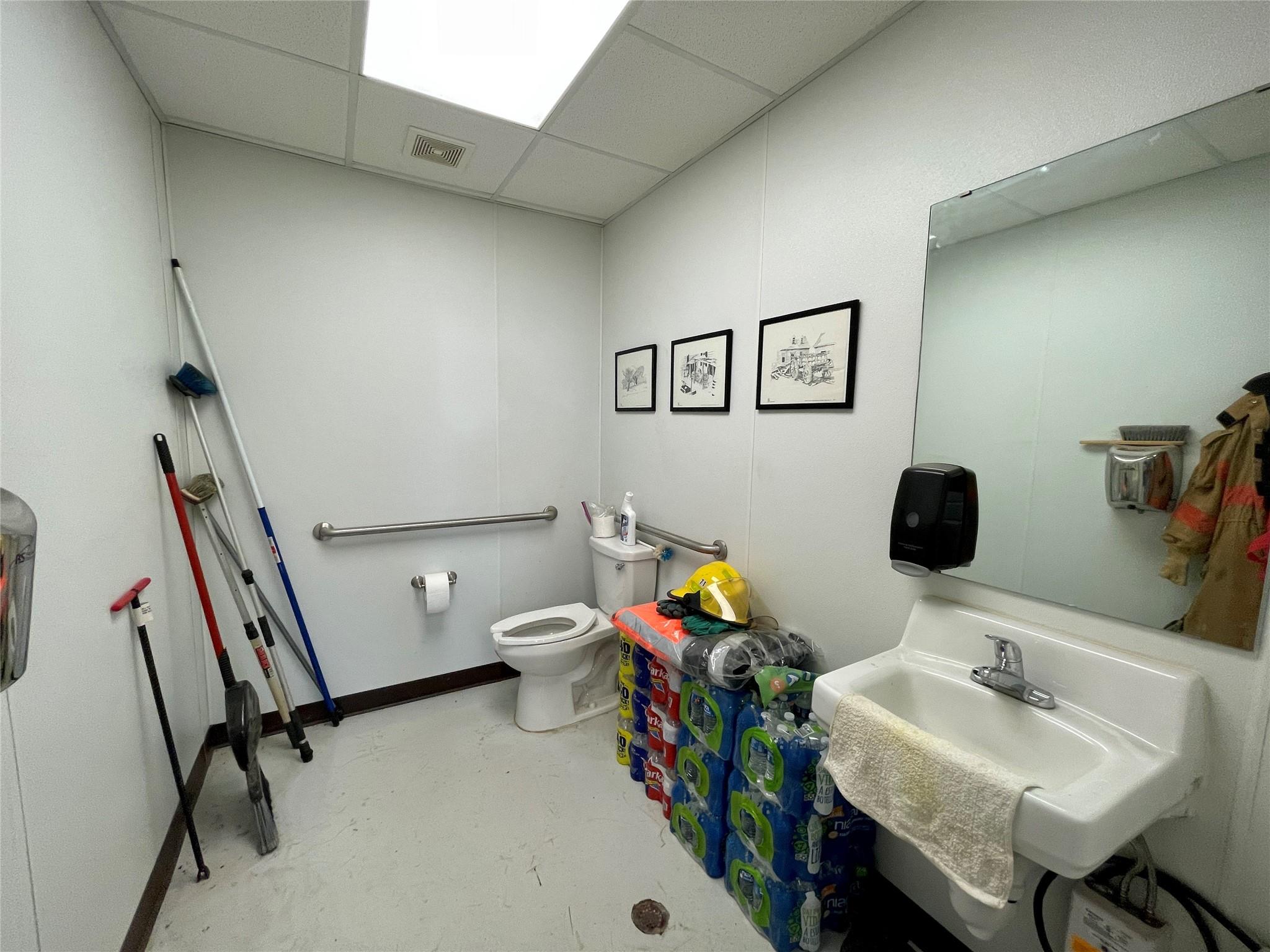 main property photo 31