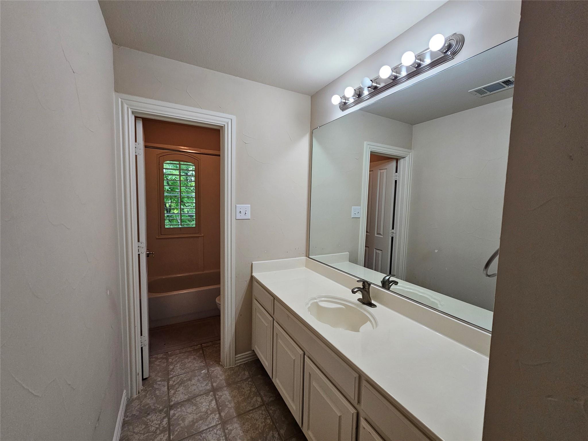 property viewer photo 25