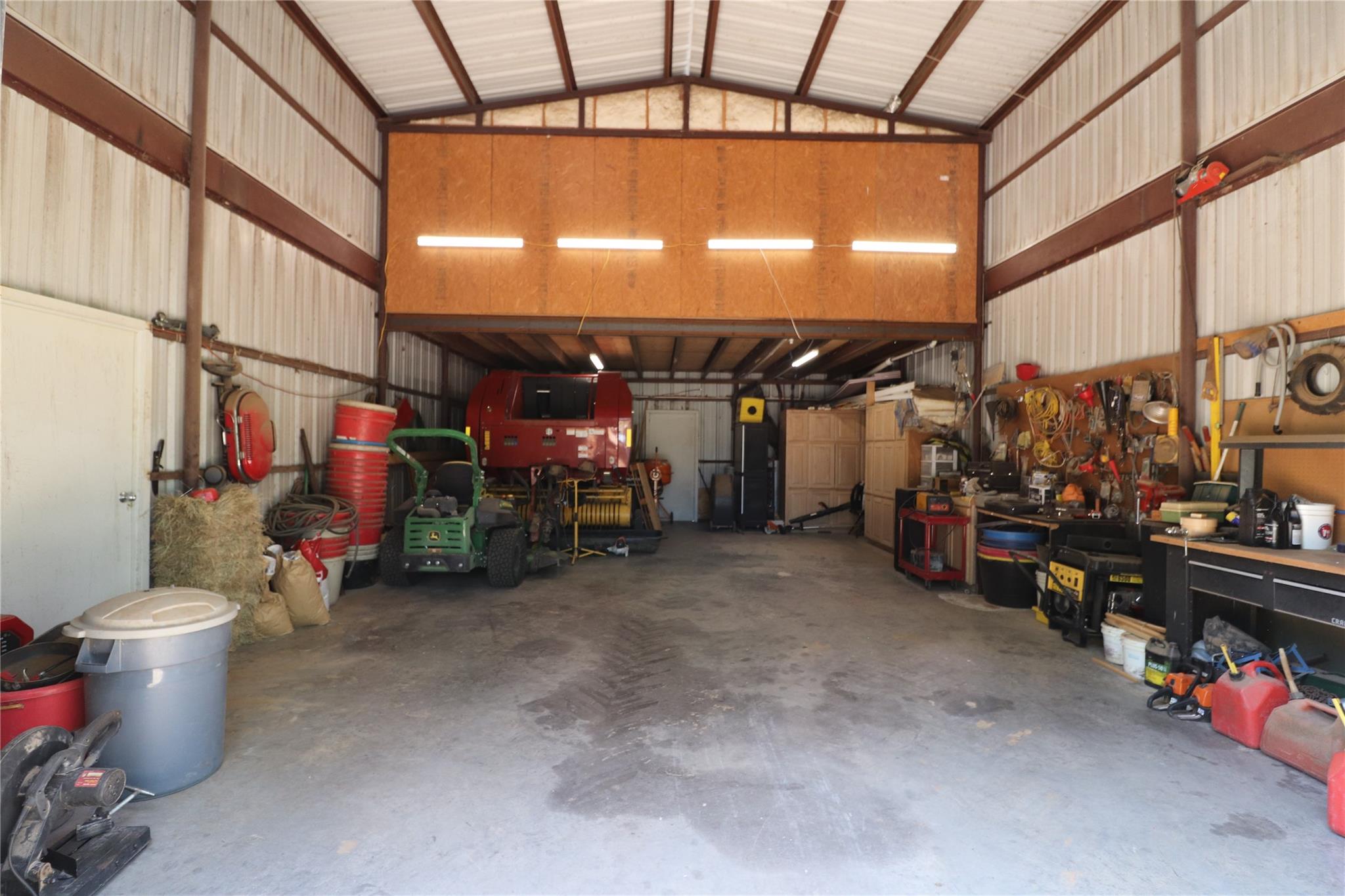main property photo 33