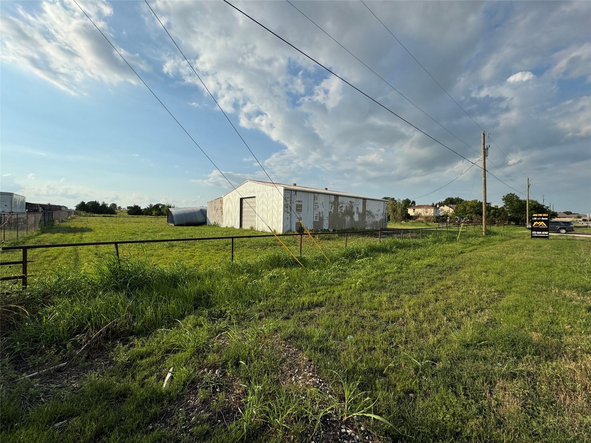 main property photo 6