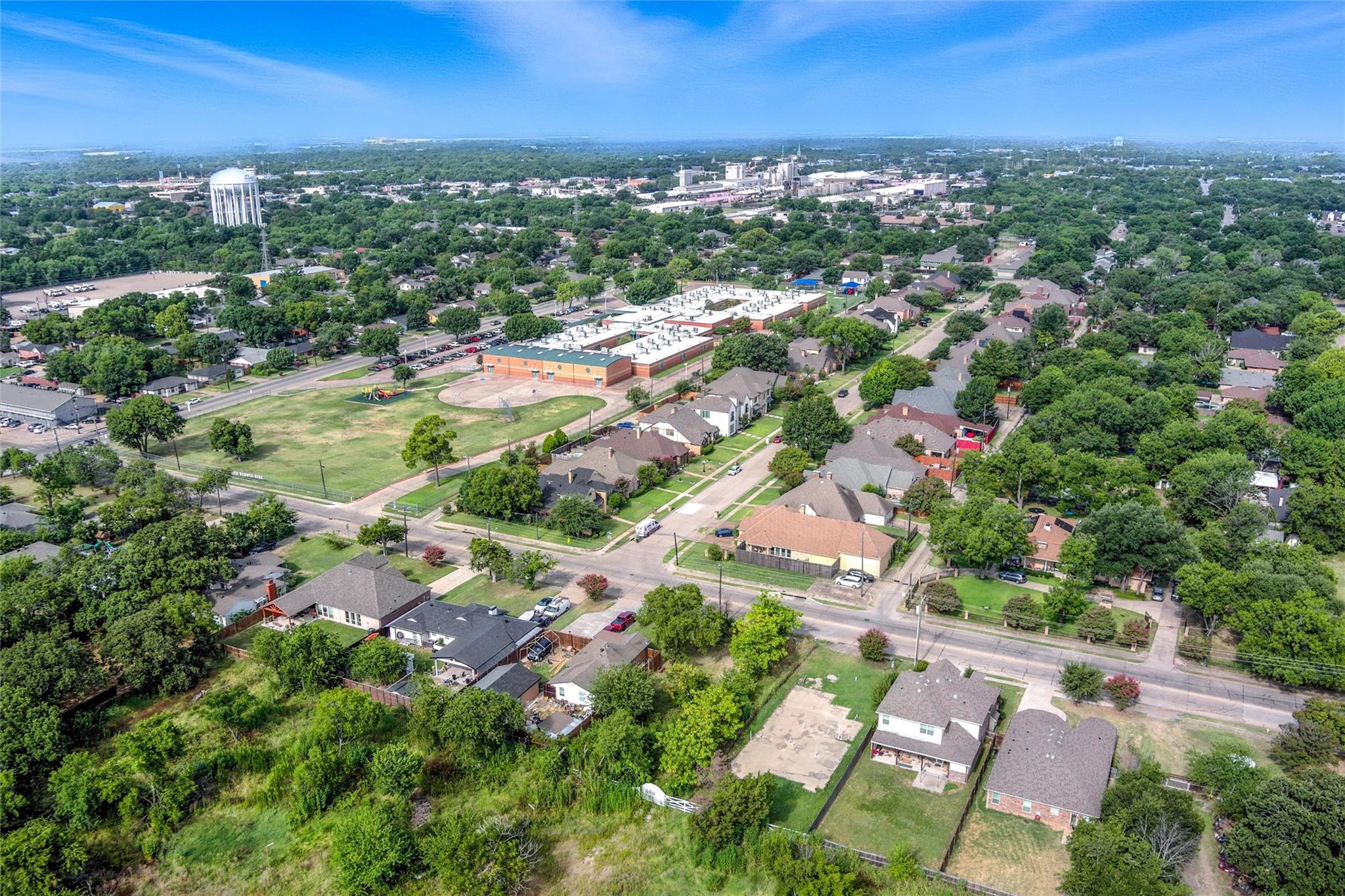 main property photo 15