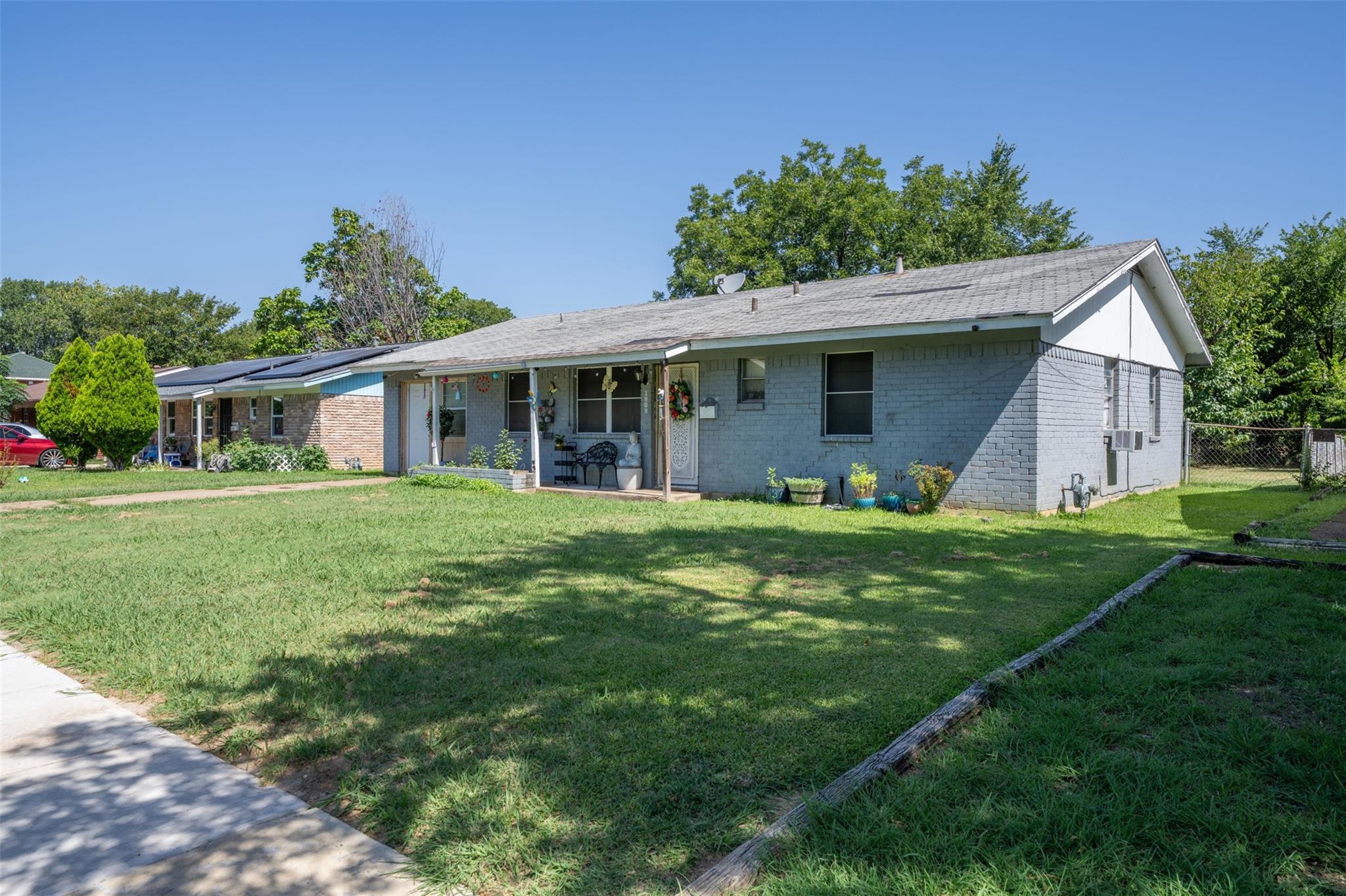 property viewer photo 2
