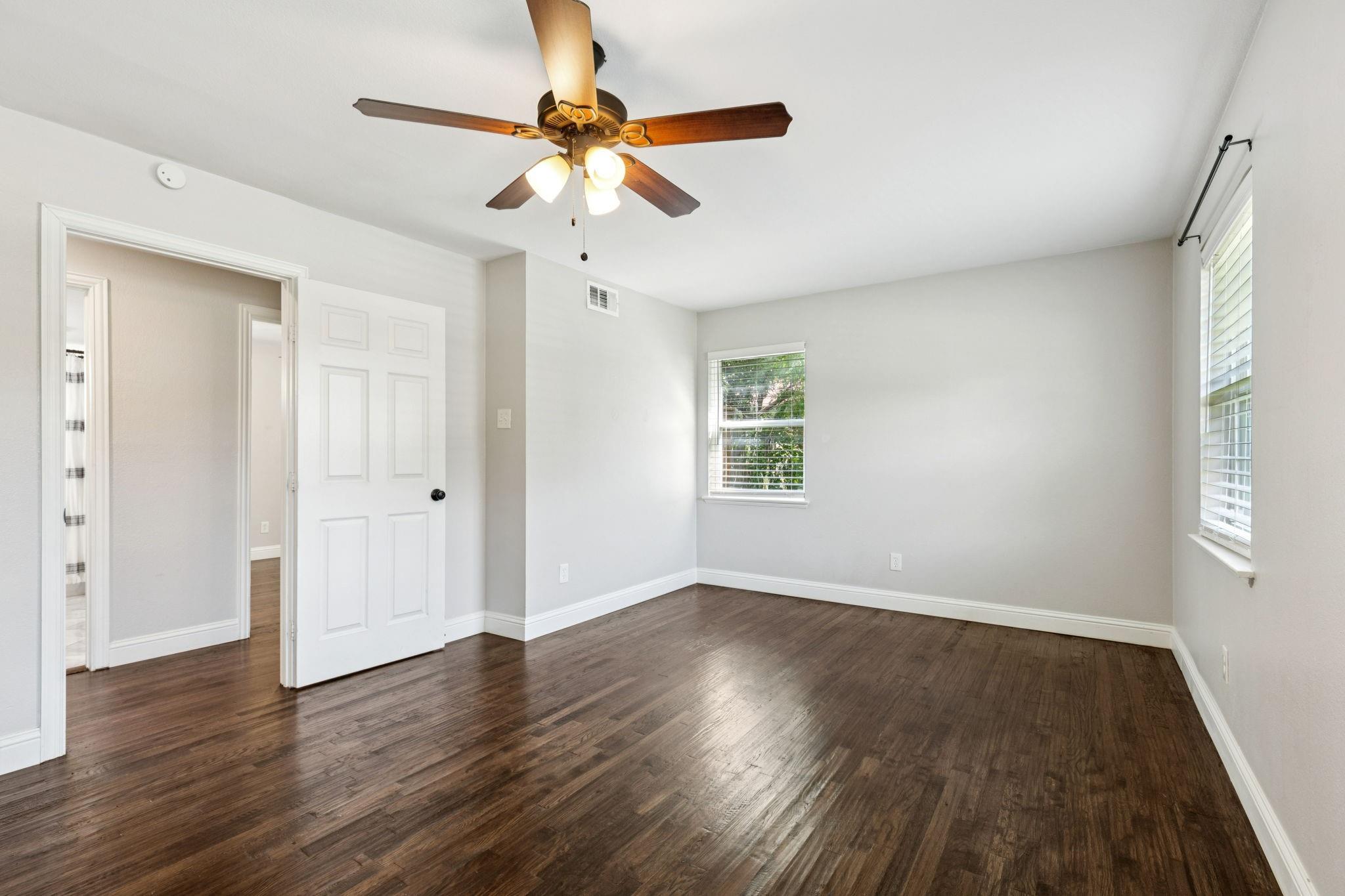 property viewer photo 15