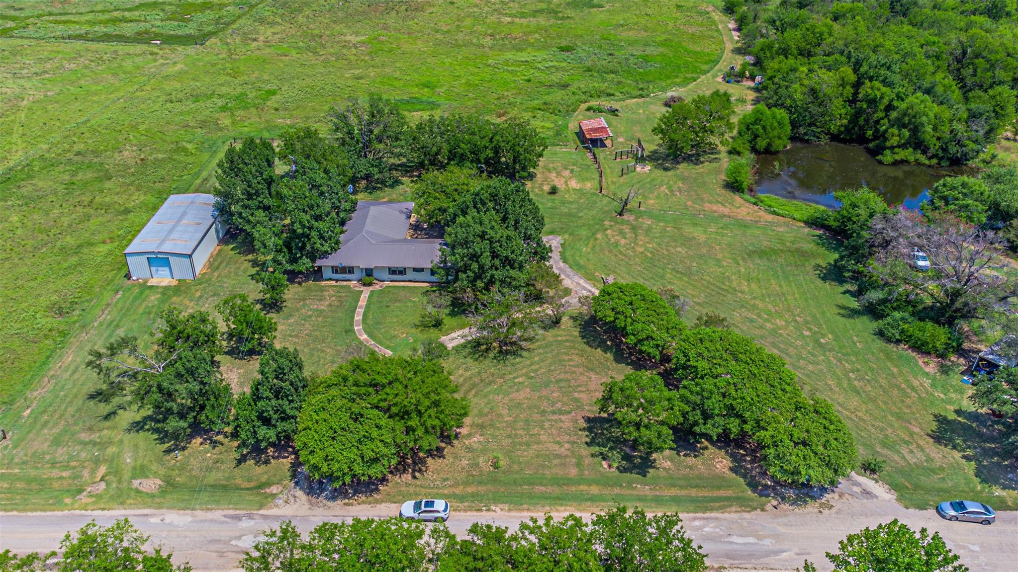 main property photo 10