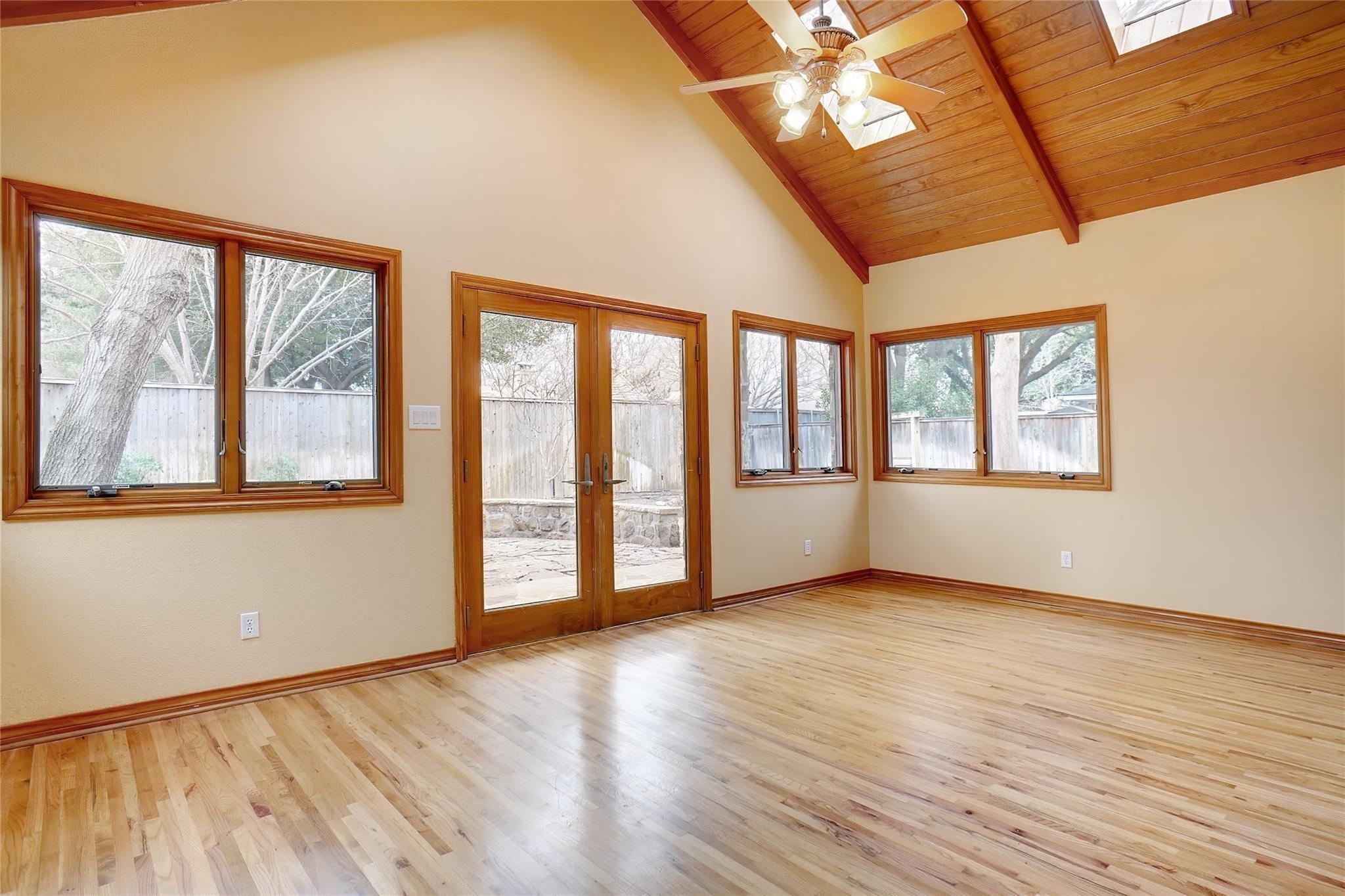 property viewer photo 6