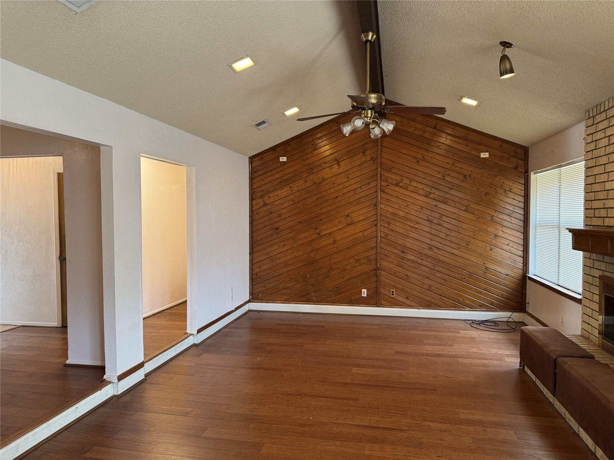 property viewer photo 4