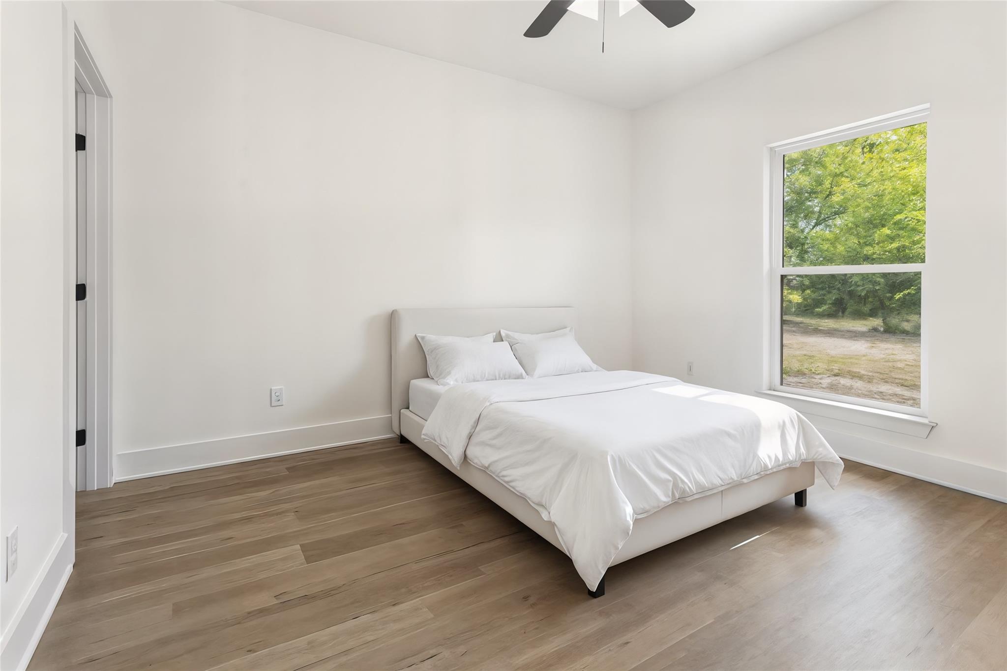 property viewer photo 17
