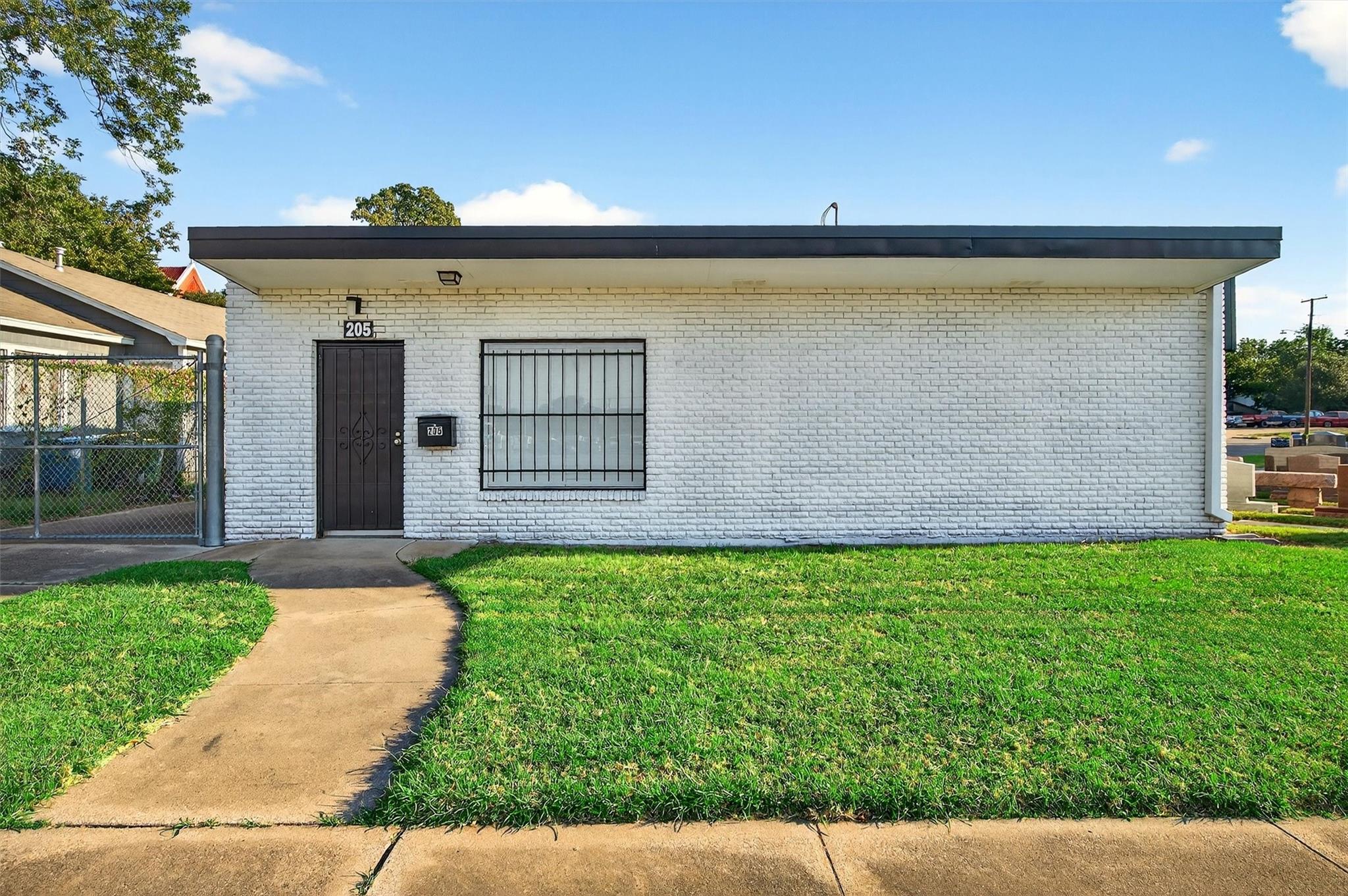 main property photo 3
