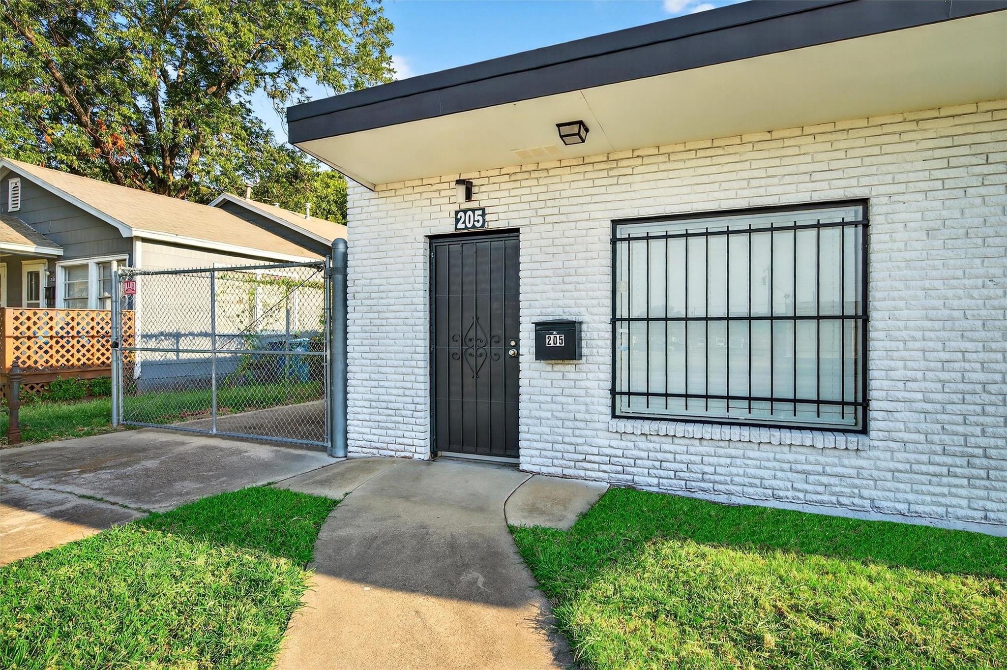 main property photo 6
