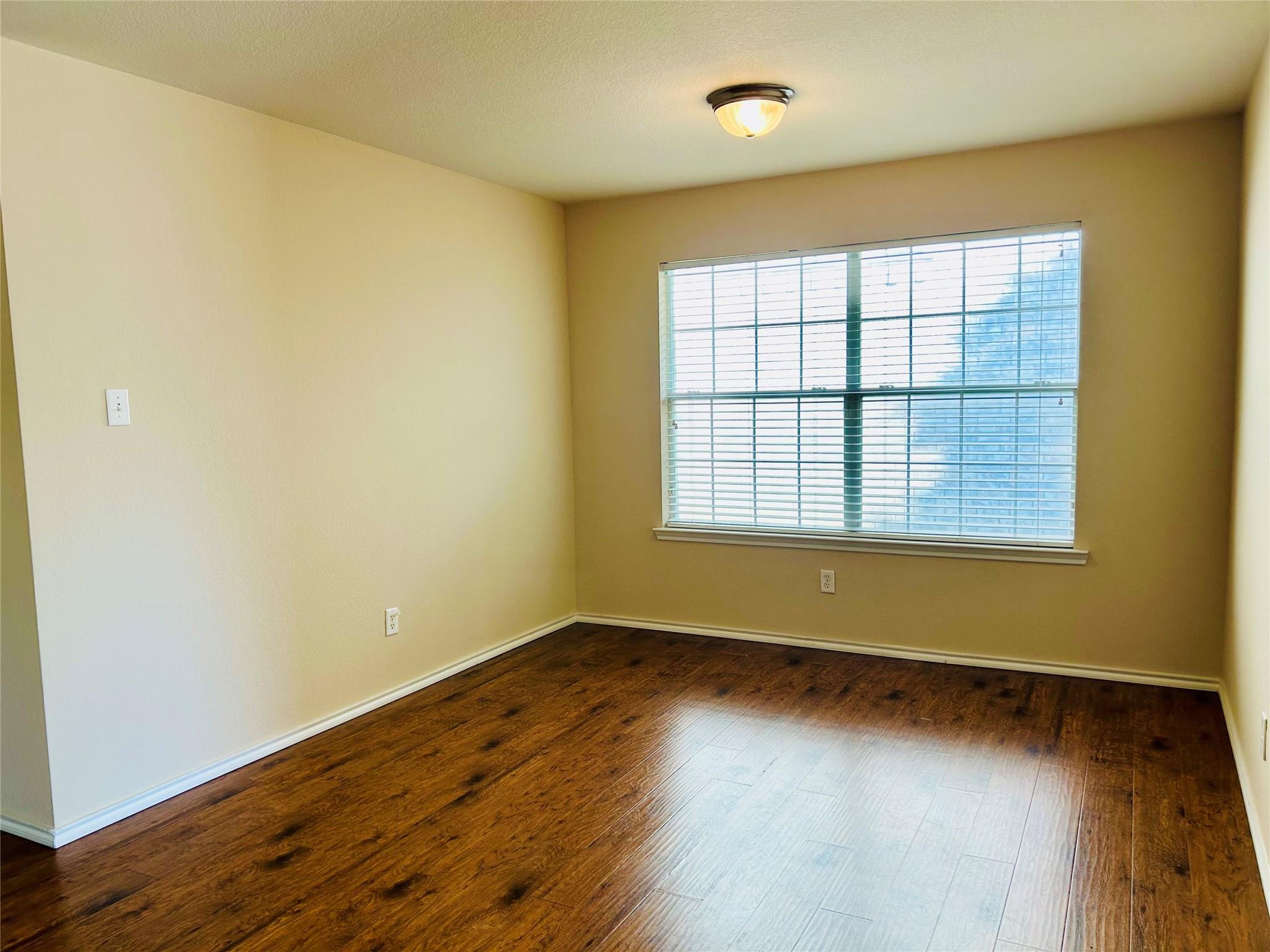 property viewer photo 2