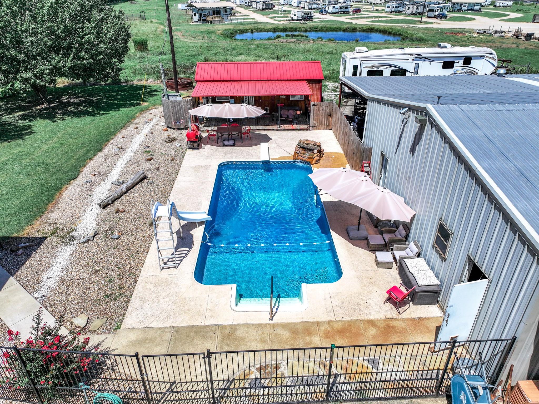 main property photo 8