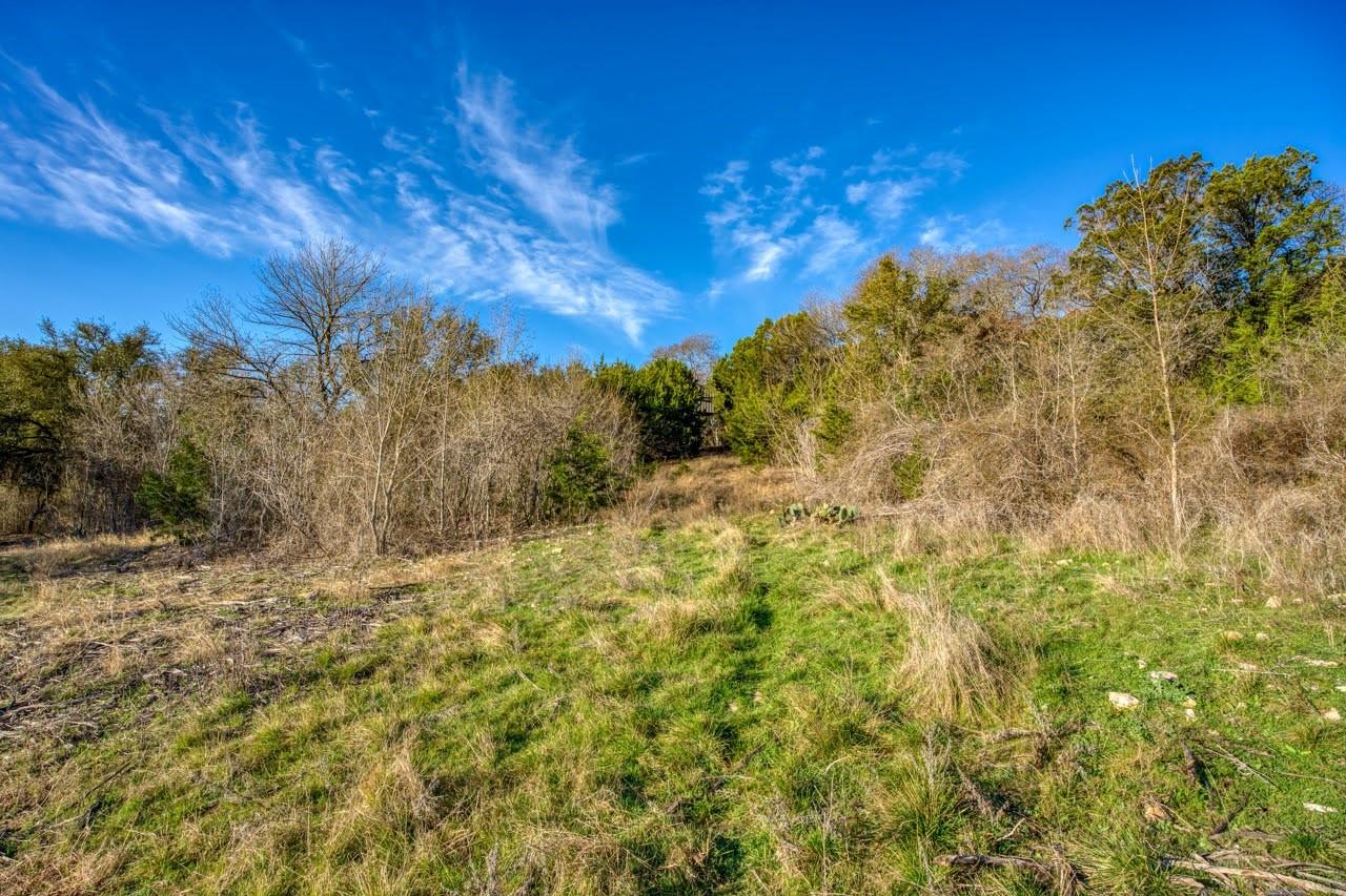 main property photo 11