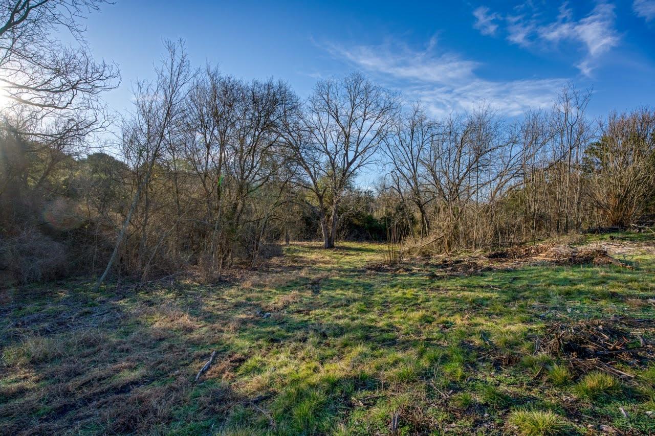 main property photo 13