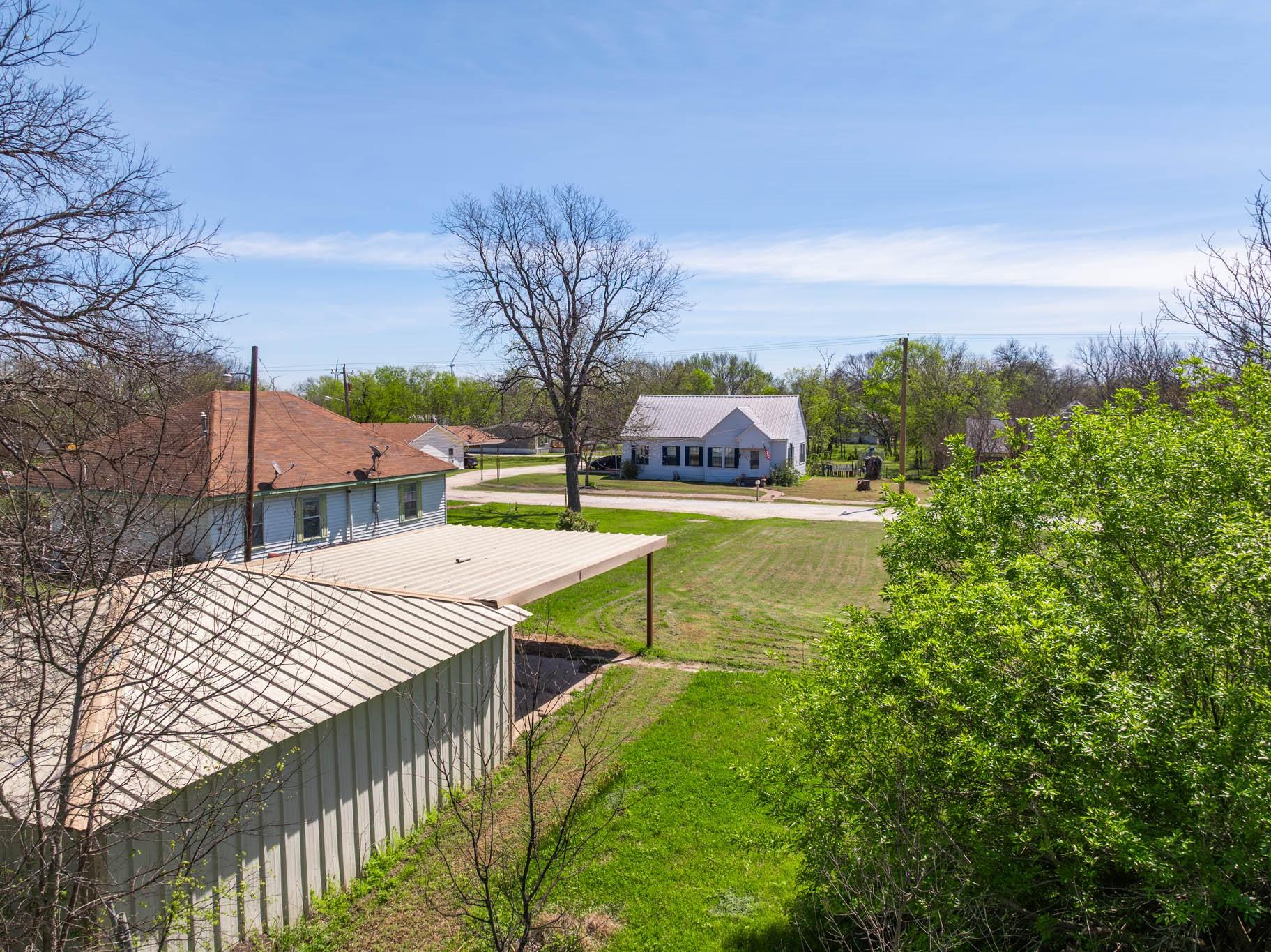 main property photo 9