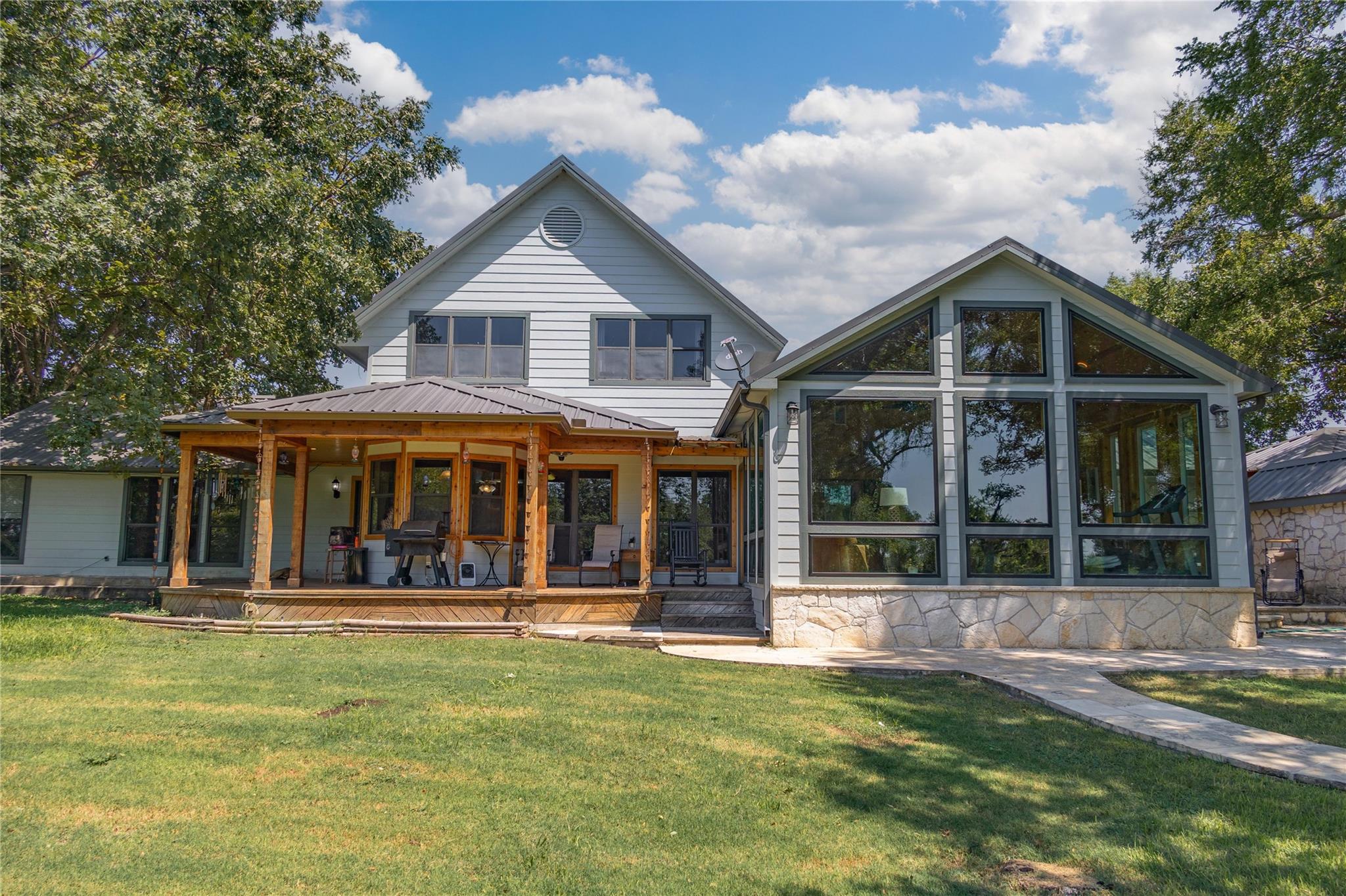 main property photo 20