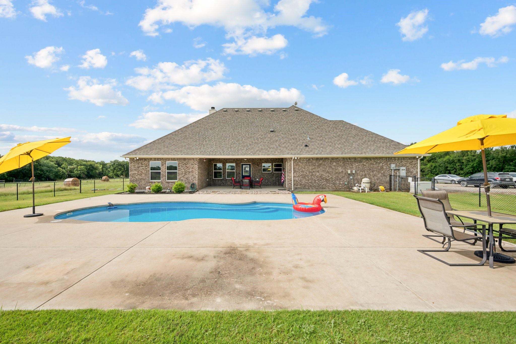 main property photo 29