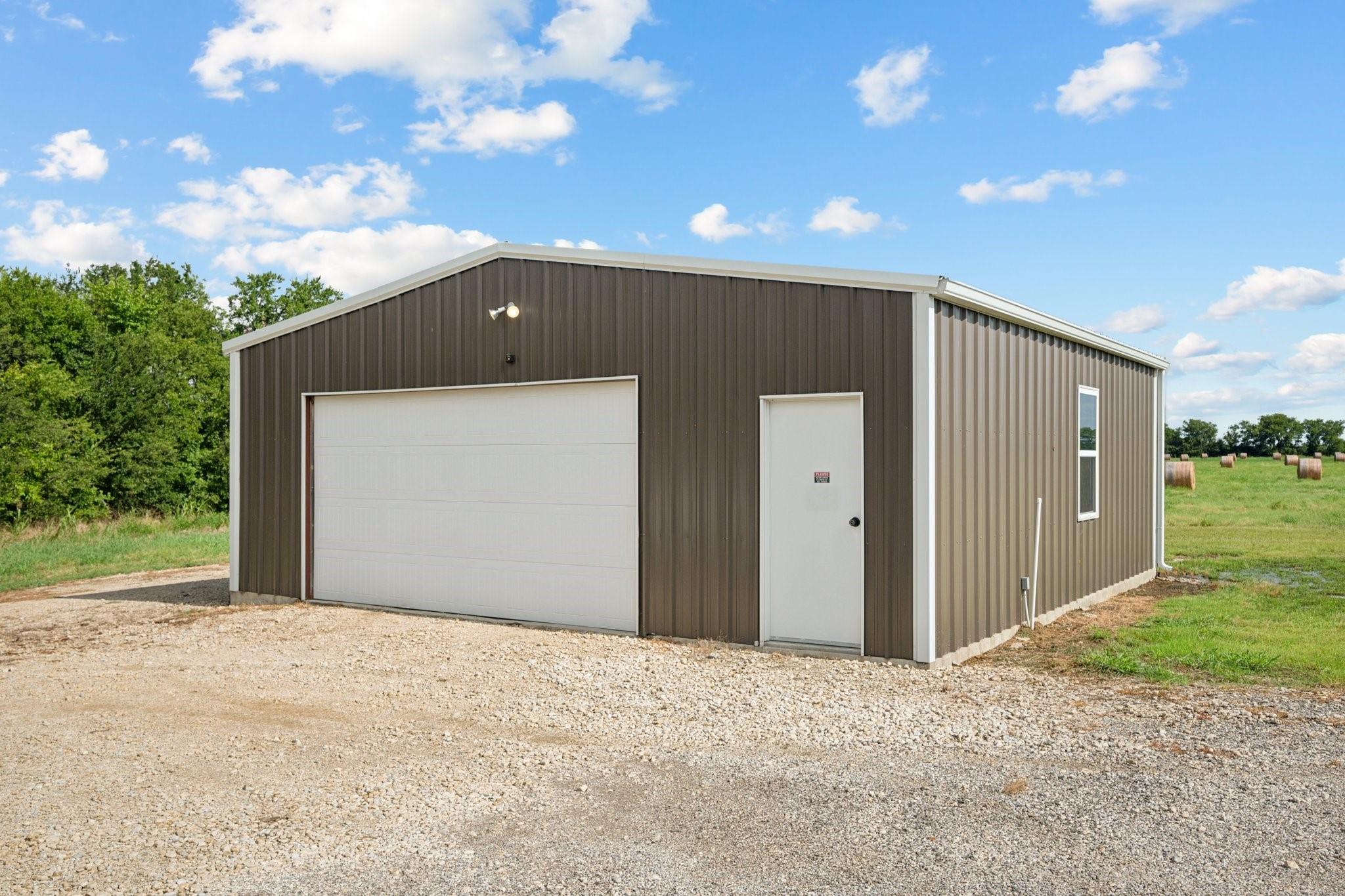 main property photo 32